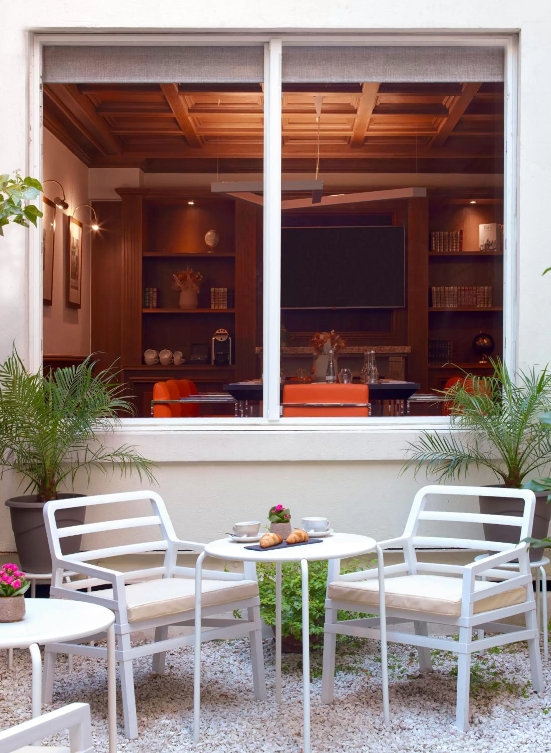 Patio in Melia Paris Champs Elysées