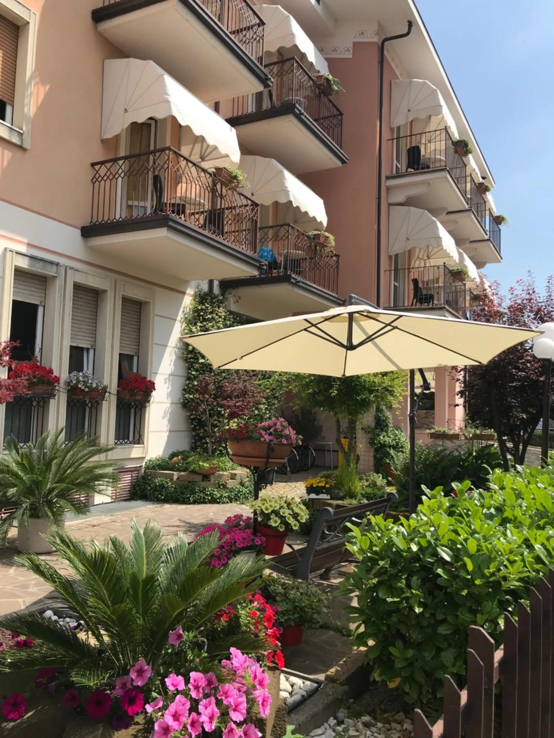 Facade/entrance in Hotel Alsazia