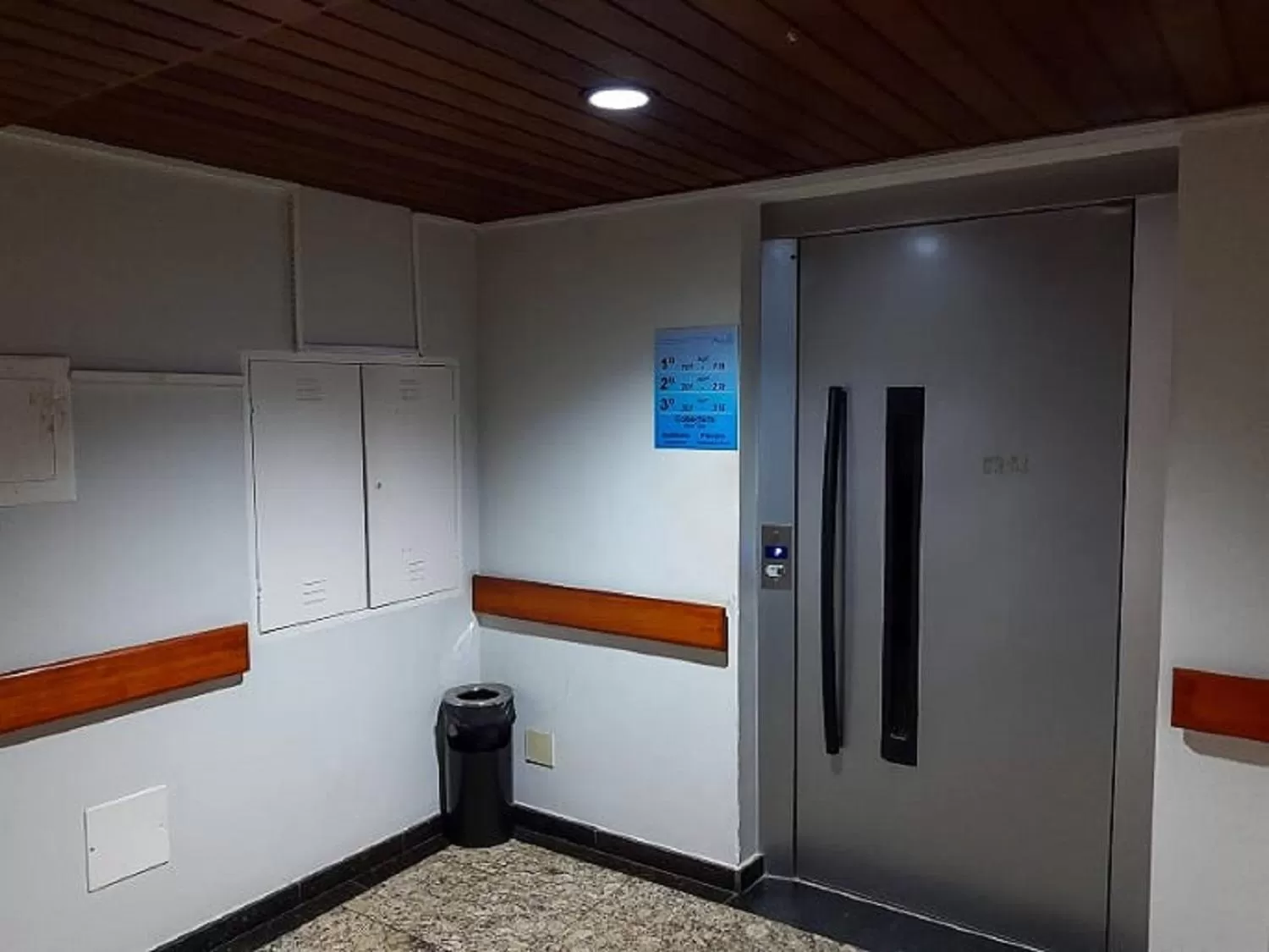 elevator in Sonia Flat Tambaú - Apartamento vista mar no Mano's Royal Hotel