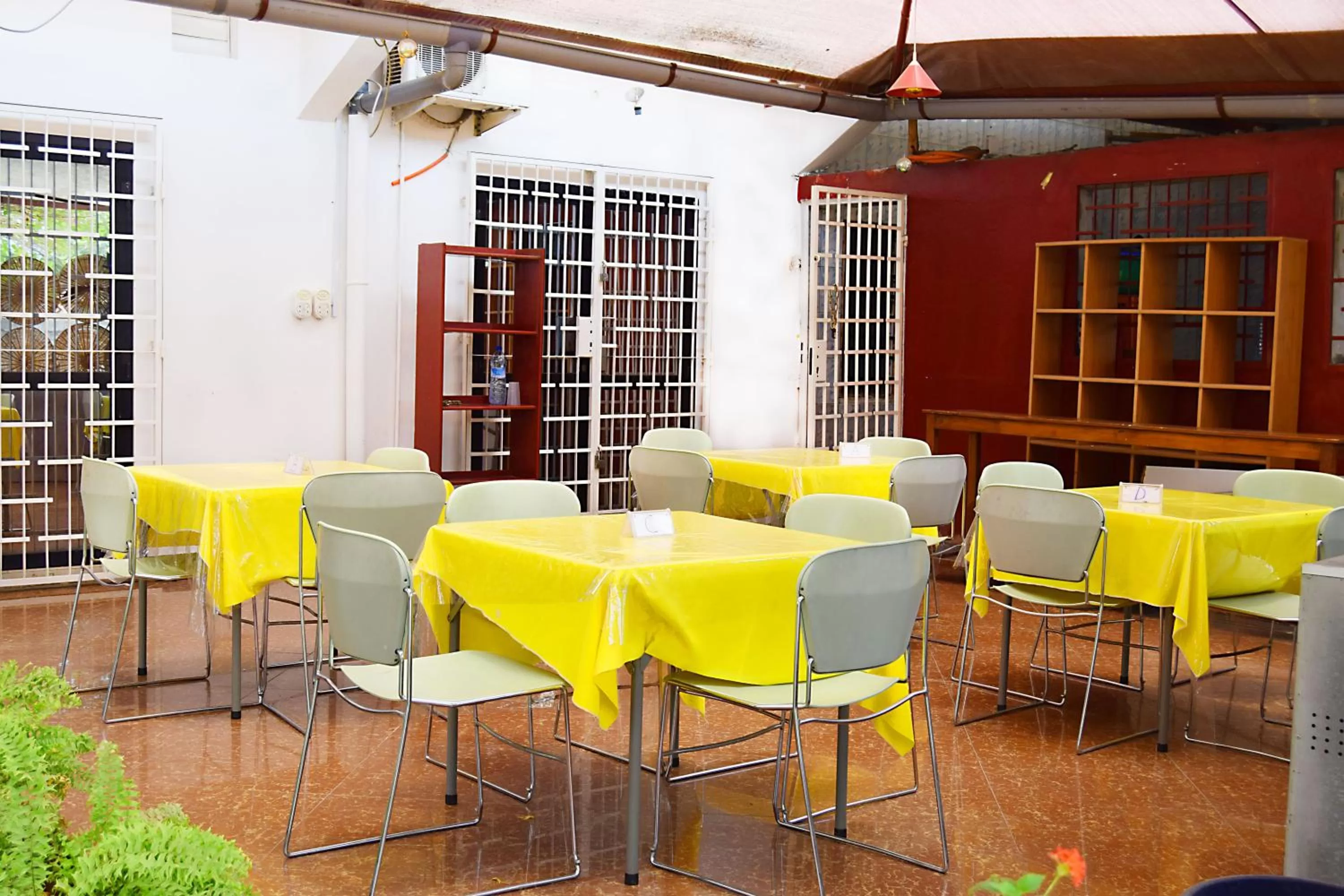 Patio in Hotel Saint-Jean