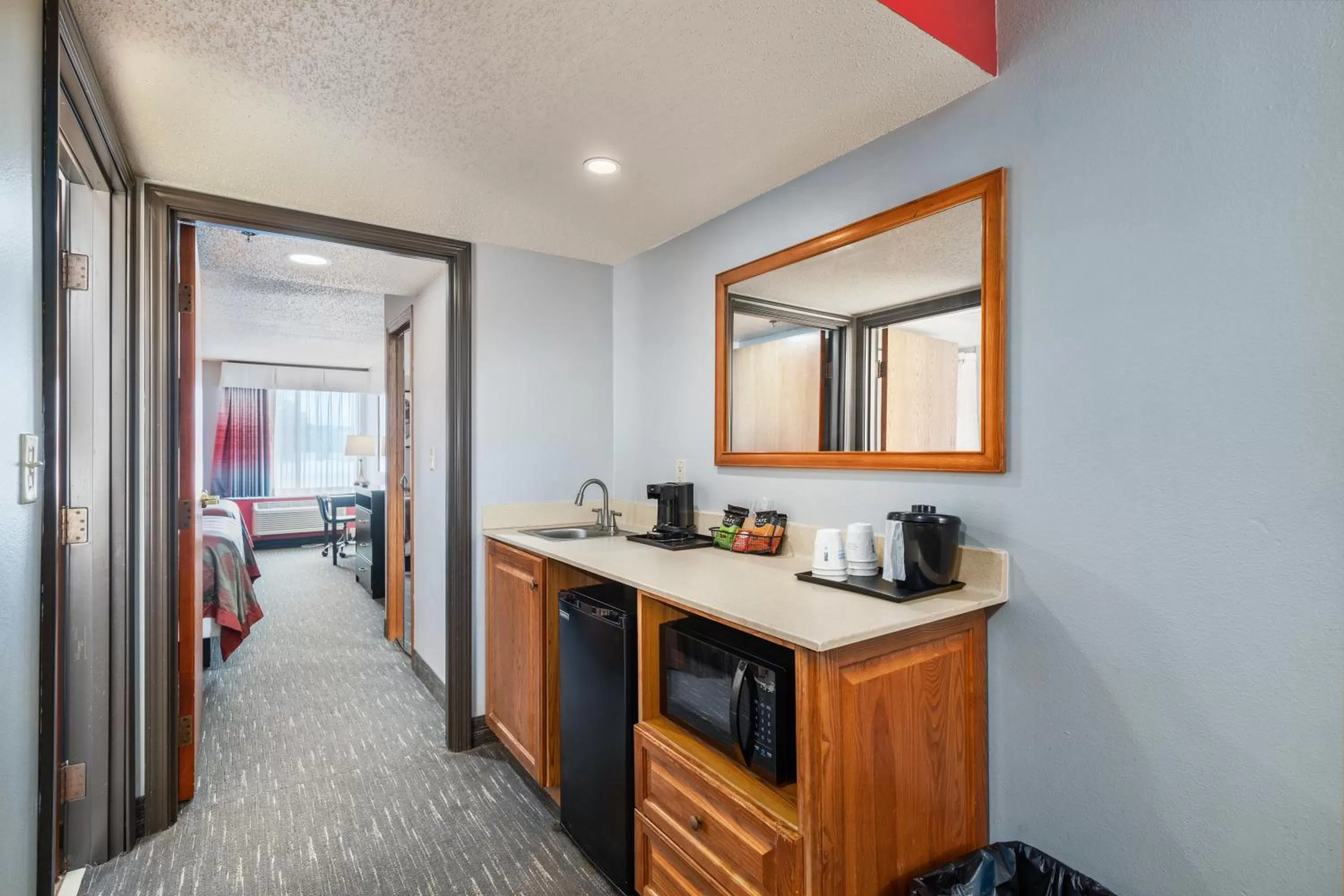Kitchen or kitchenette in Ramada by Wyndham Sioux Falls Airport - Waterpark Resort & Event Center