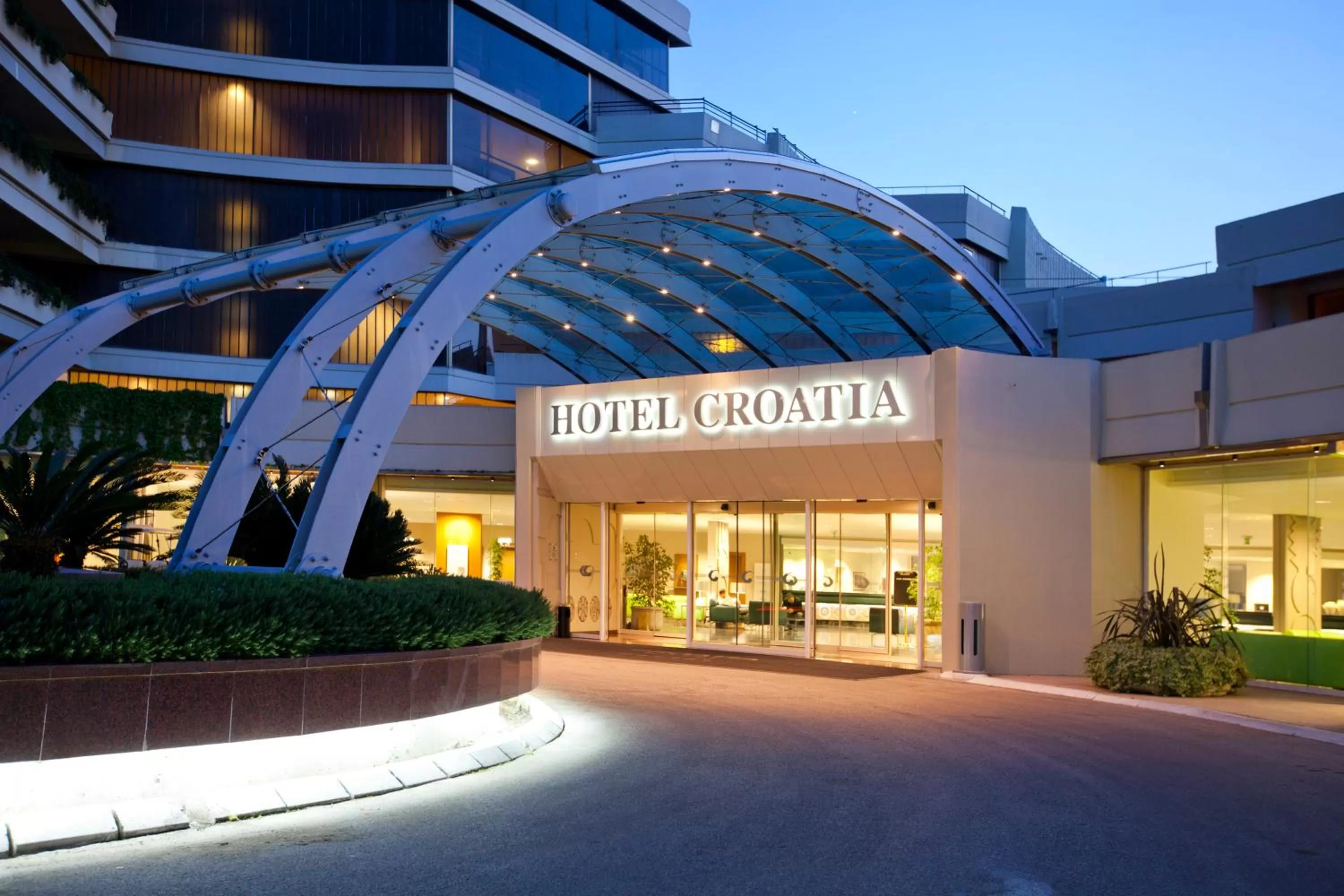 Facade/entrance in Hotel Croatia