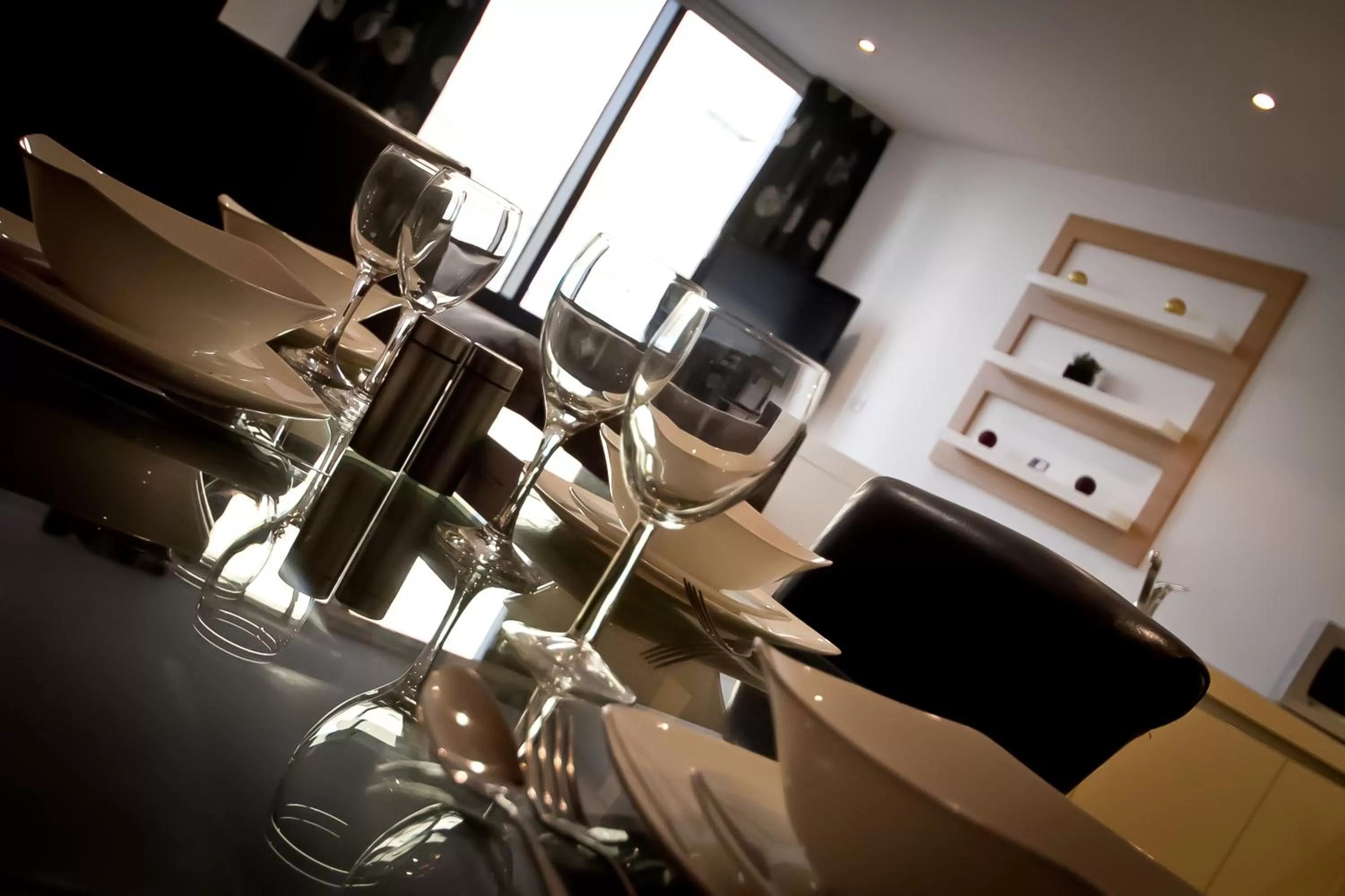 Restaurant/places to eat in Merchant Quarters Apartments