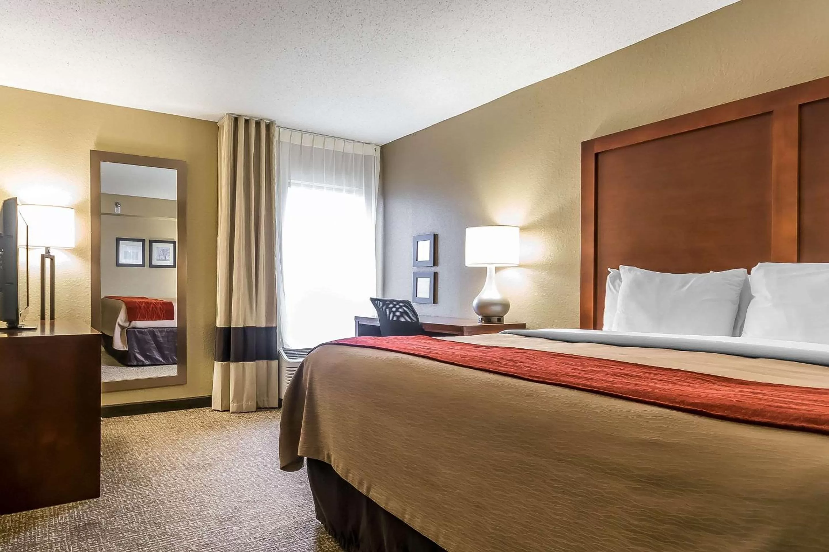 Photo of the whole room, Bed in Comfort Inn & Suites Lexington - Hamburg I-75