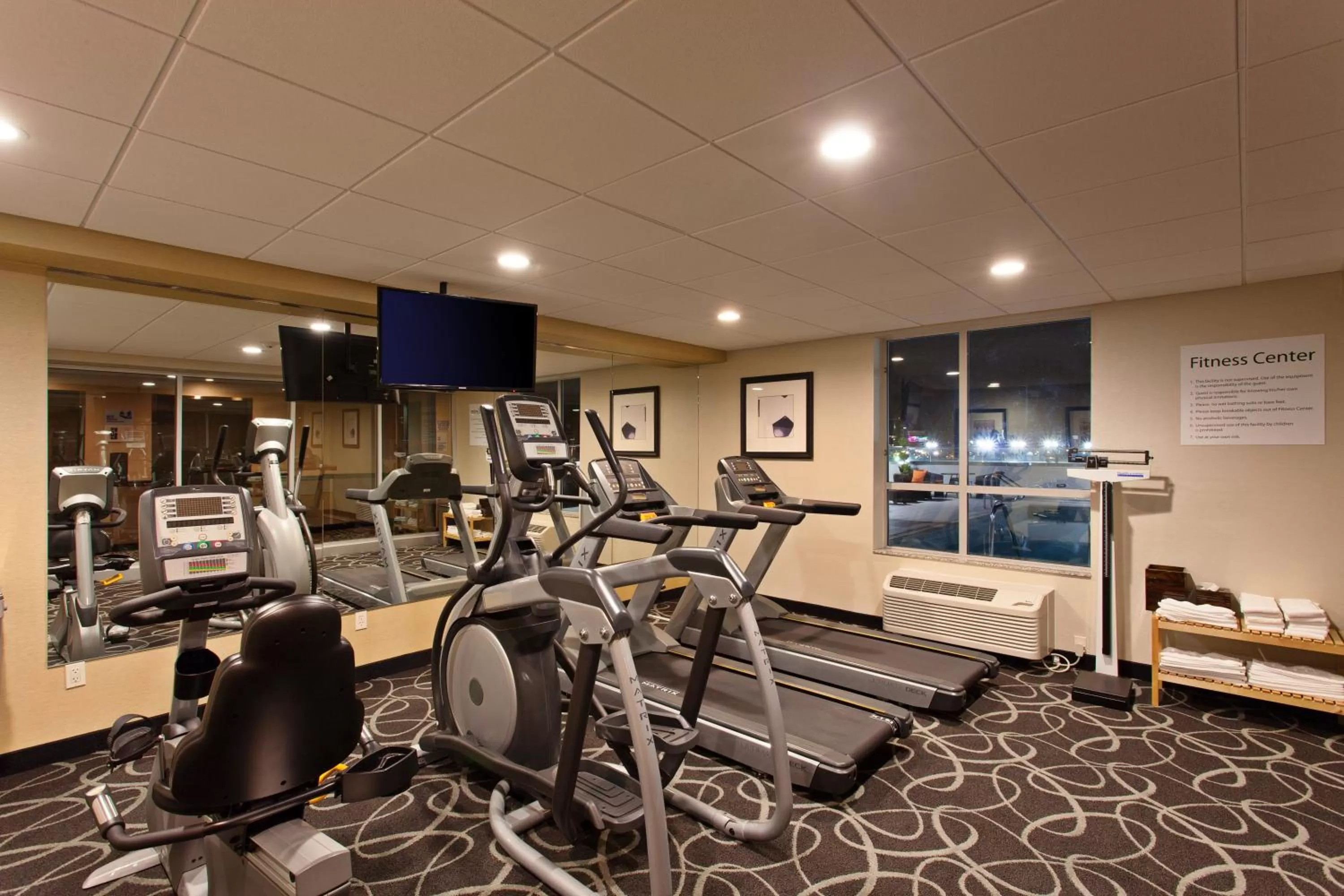 Fitness centre/facilities in Holiday Inn Express North Hollywood - Burbank Area, an IHG Hotel
