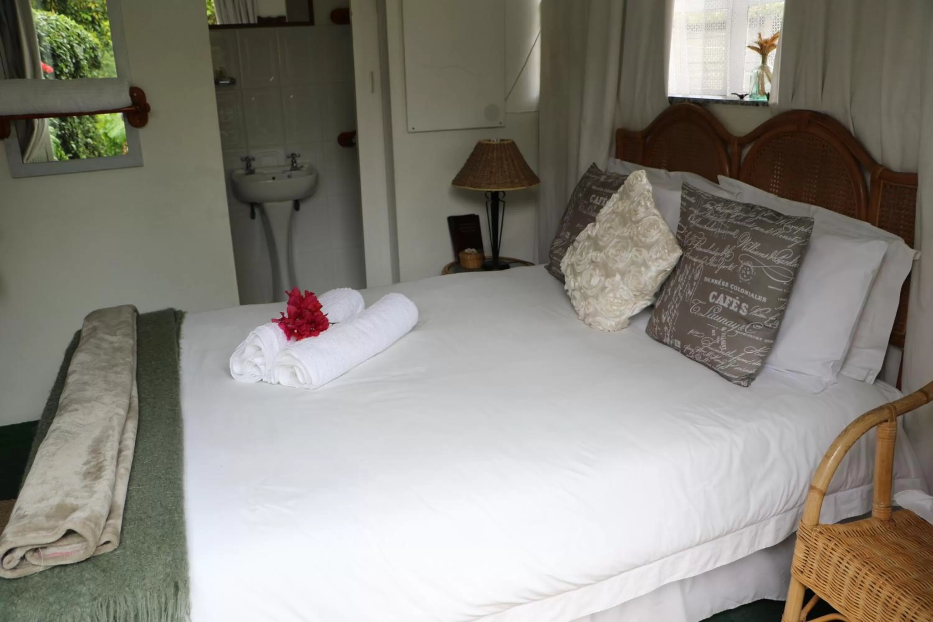 Bed in Forword's River Lodge