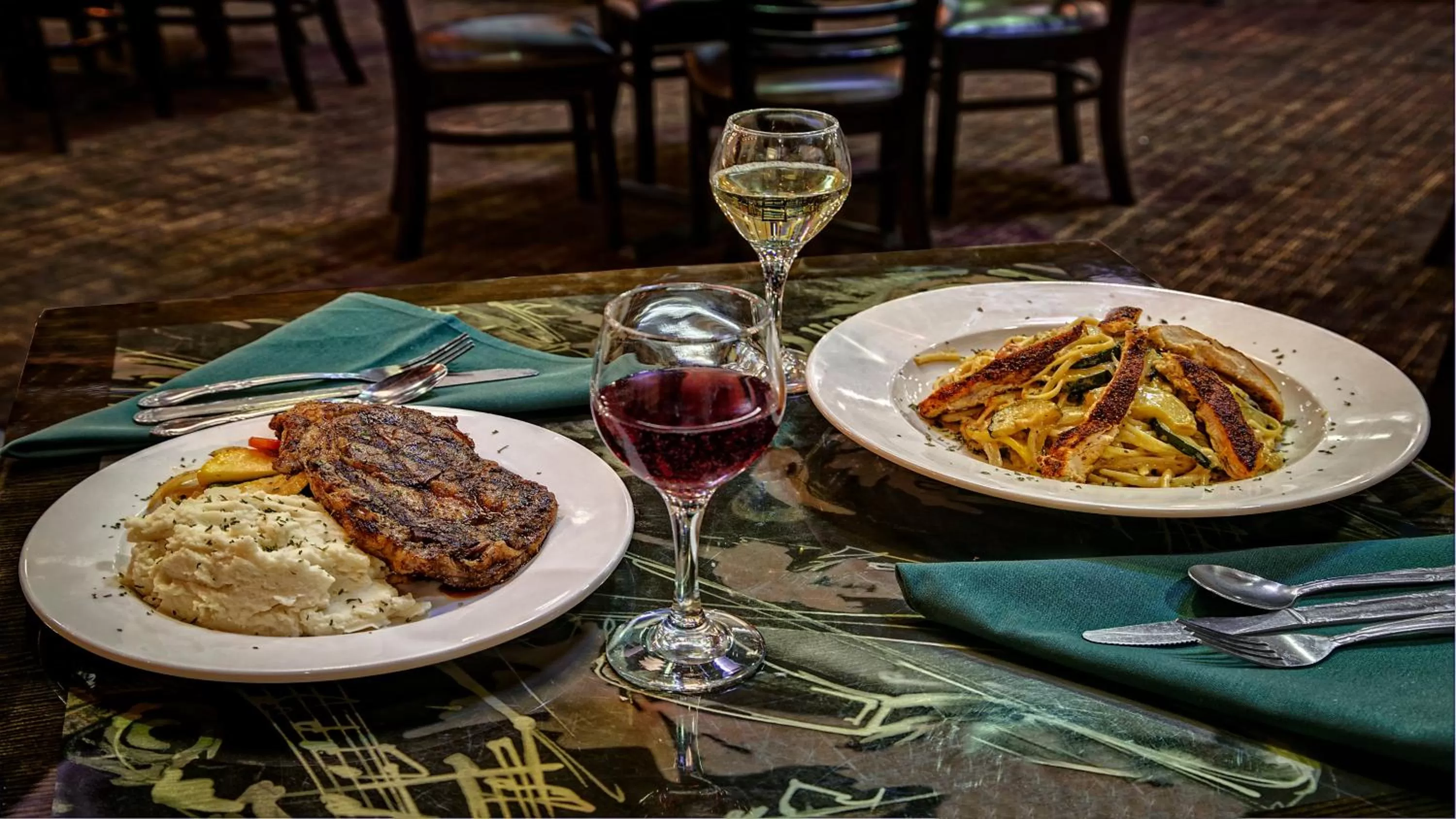 Restaurant/places to eat, Lunch and Dinner in Clarion Hotel & Suites Conference Center Memphis Airport