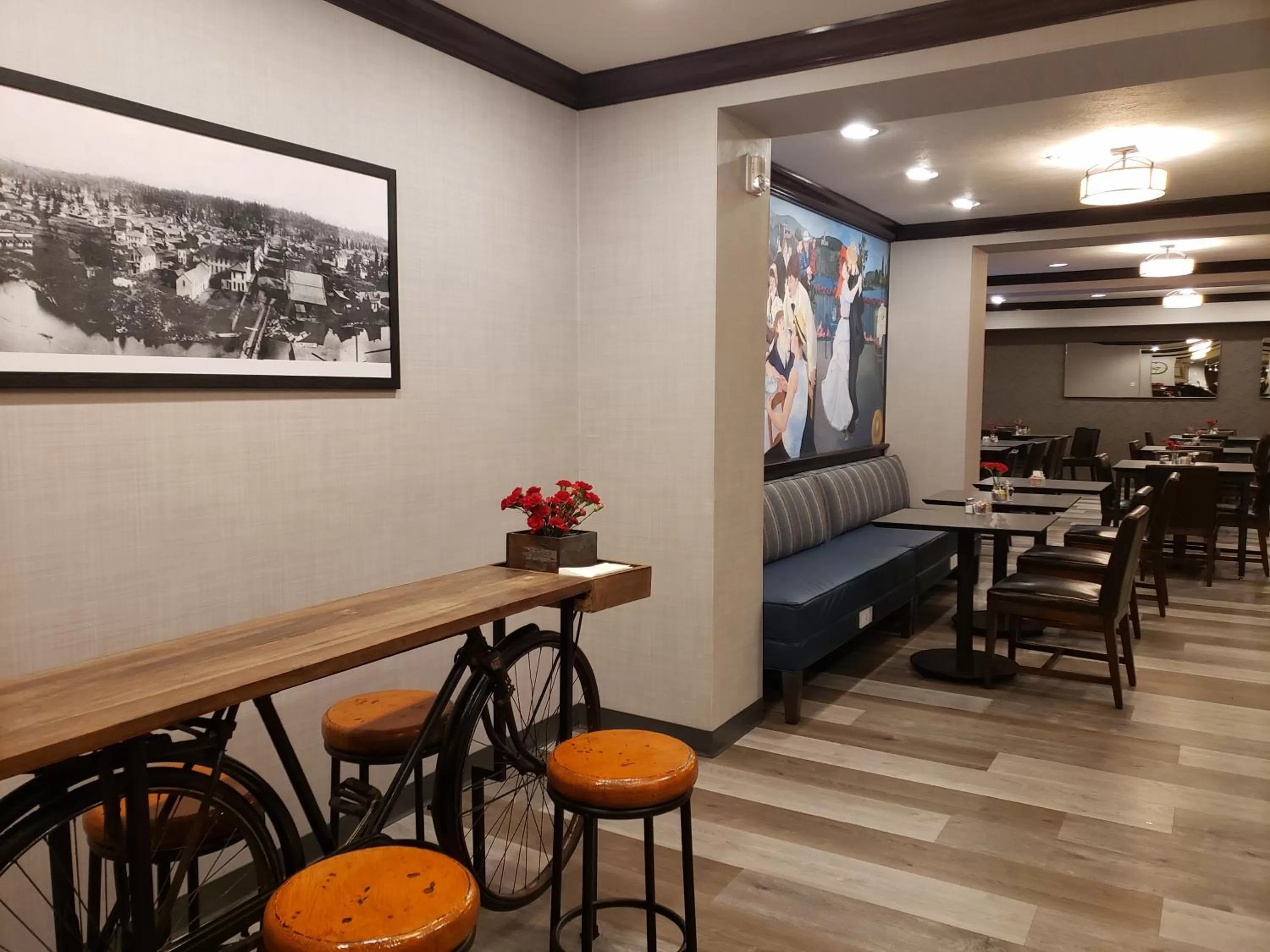 Restaurant/places to eat in Oxford Suites Spokane Downtown