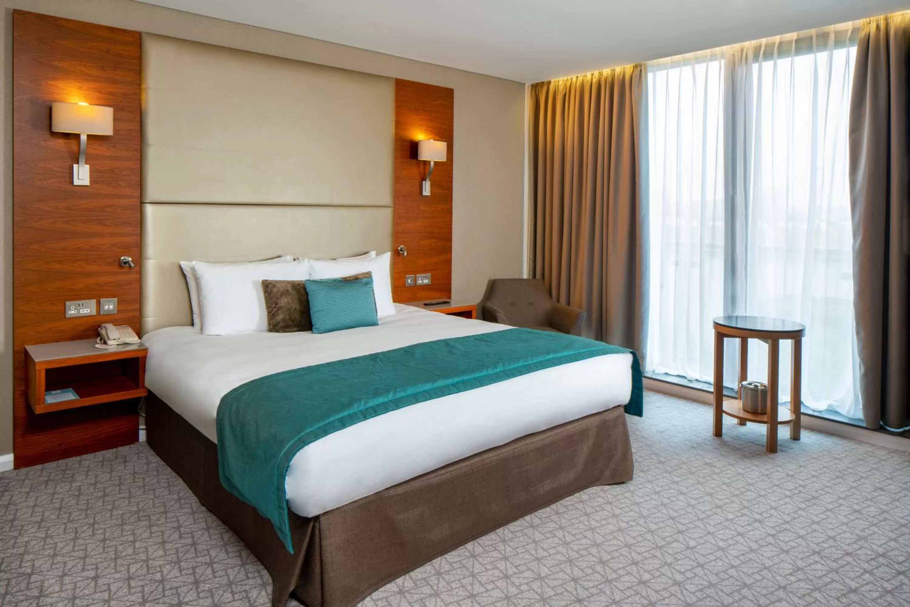 Photo of the whole room, Bed in Crowne Plaza London - Docklands by IHG