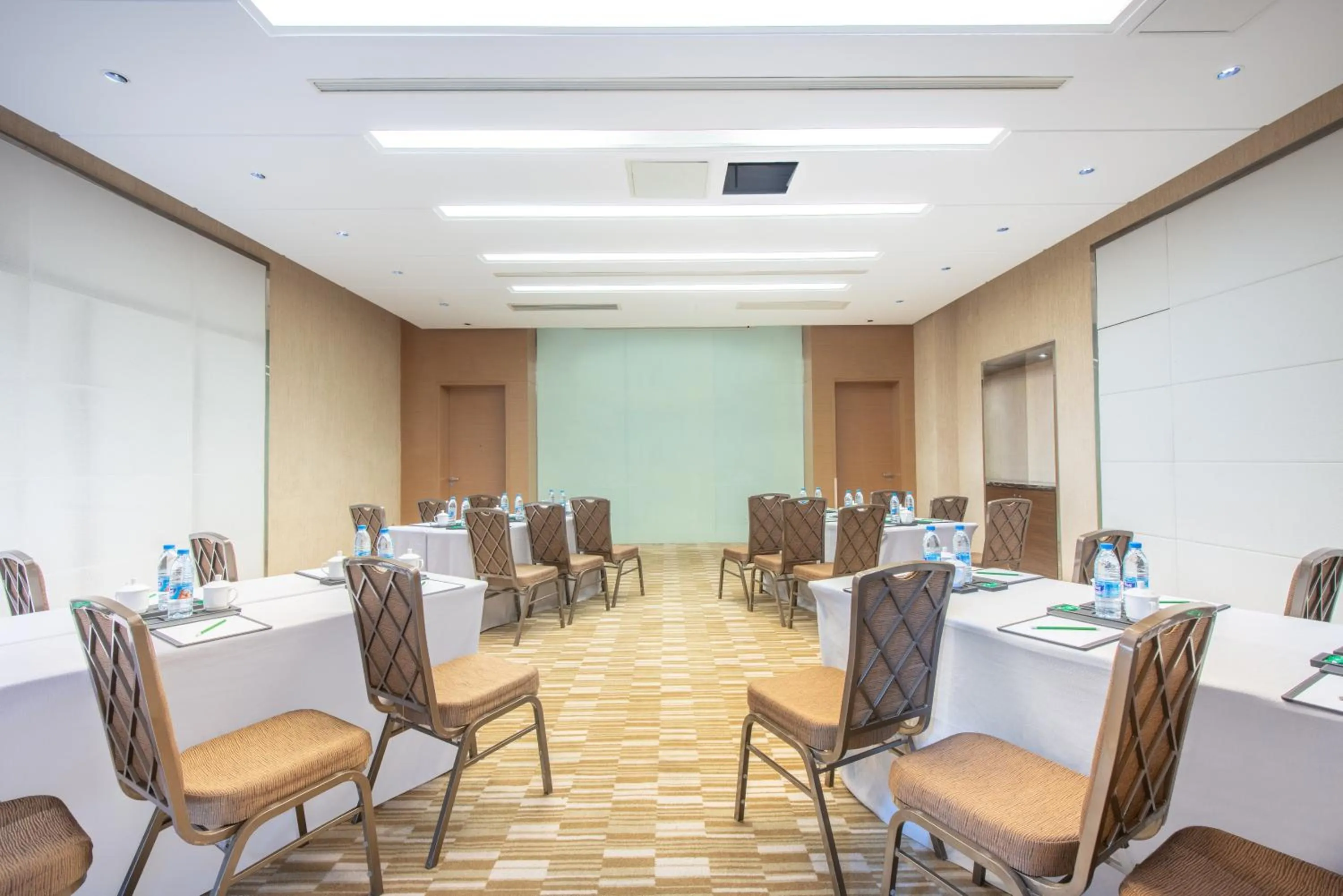 Meeting/conference room in Holiday Inn Taicang City Centre by IHG