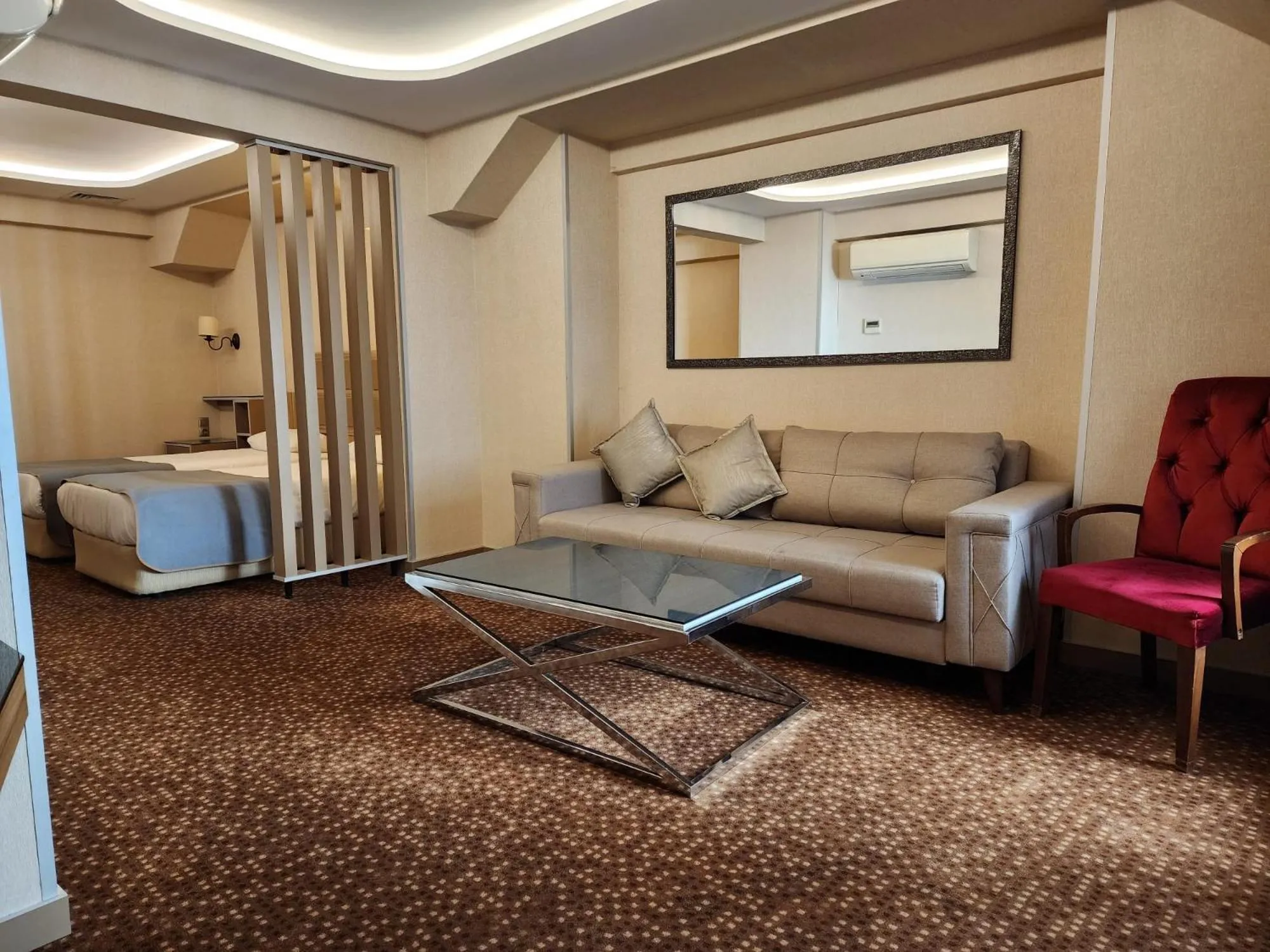 Living room in Nanda Hotel