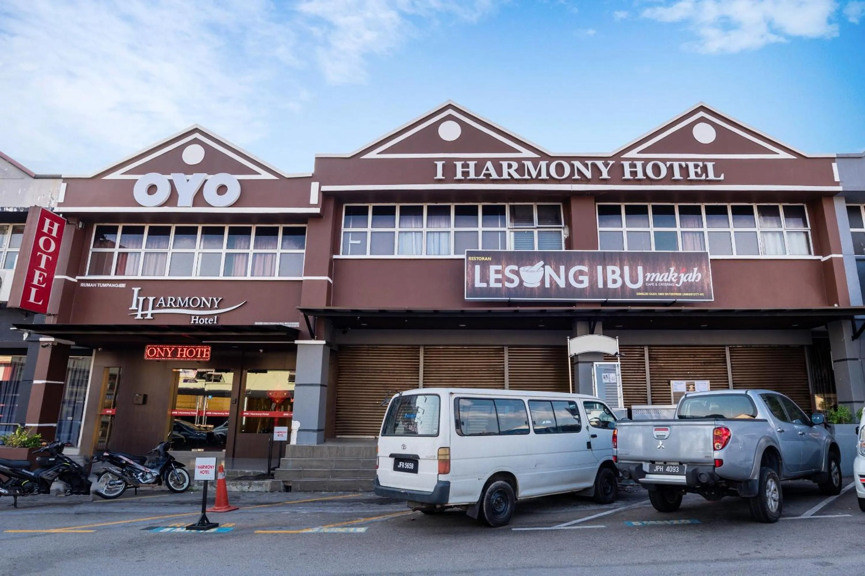 Facade/entrance in I Harmony Hotel