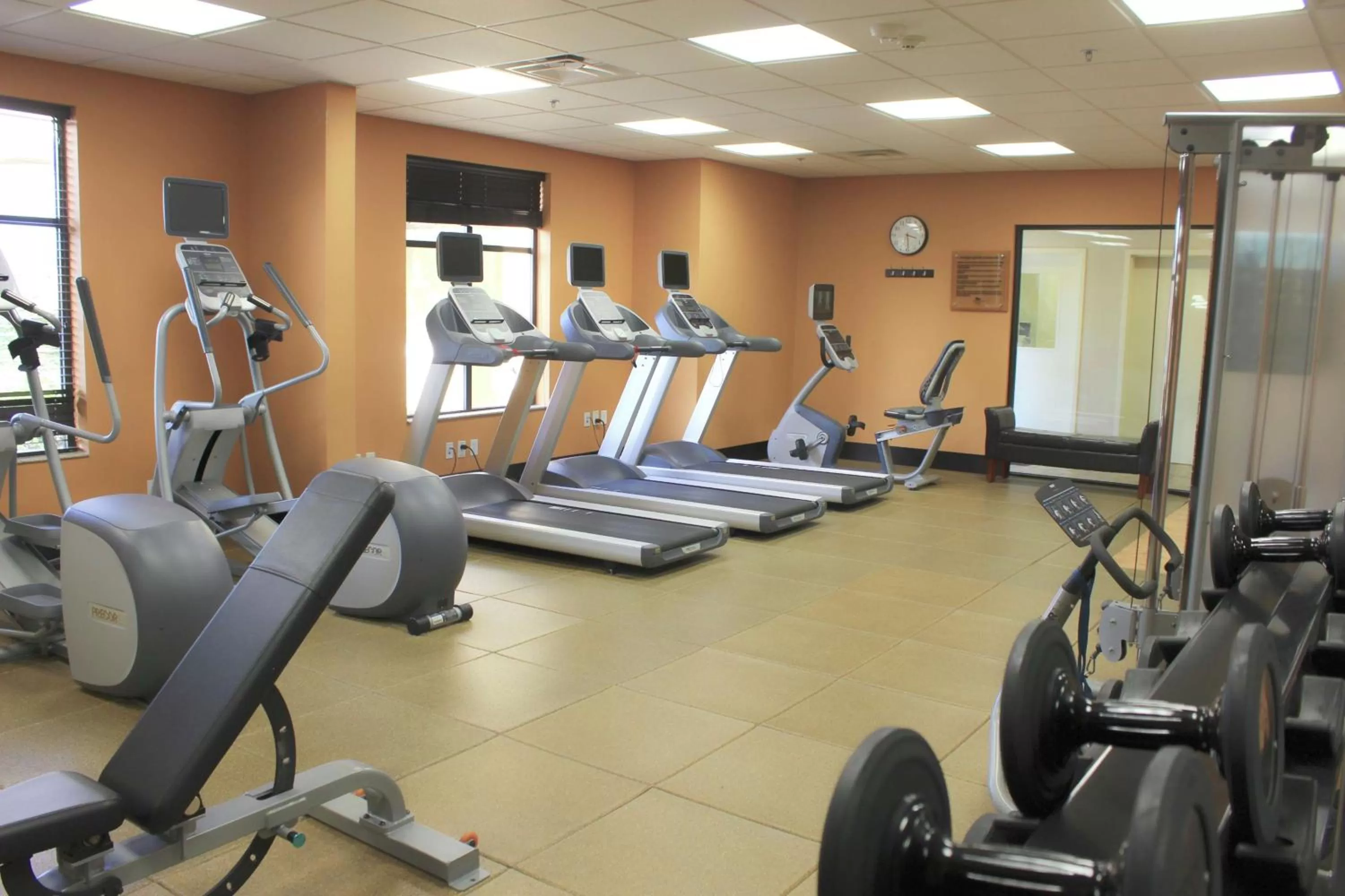 Fitness centre/facilities in Homewood Suites by Hilton Victoria