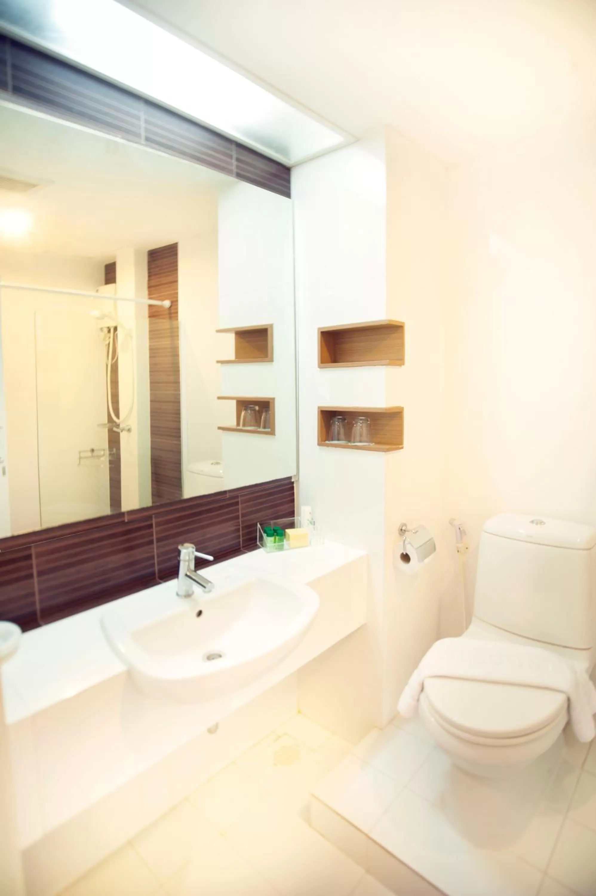 Bathroom in P2 Boutique