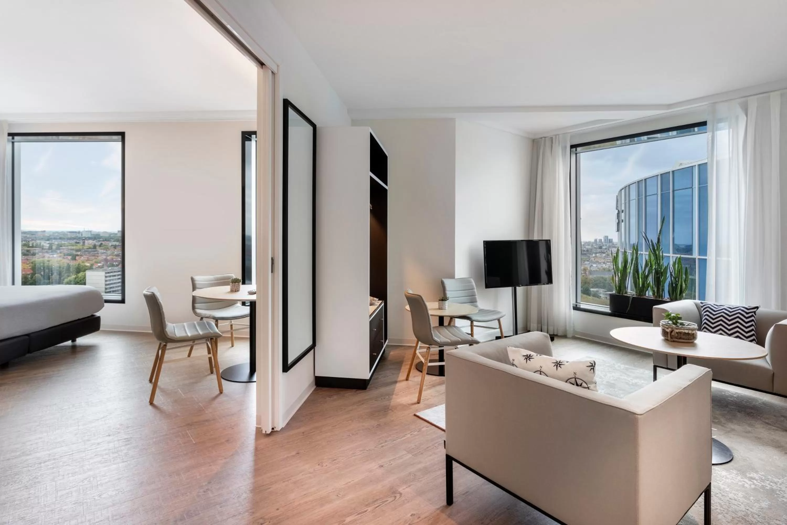 TV and multimedia, Bed in INNSiDE by Meliá Amsterdam