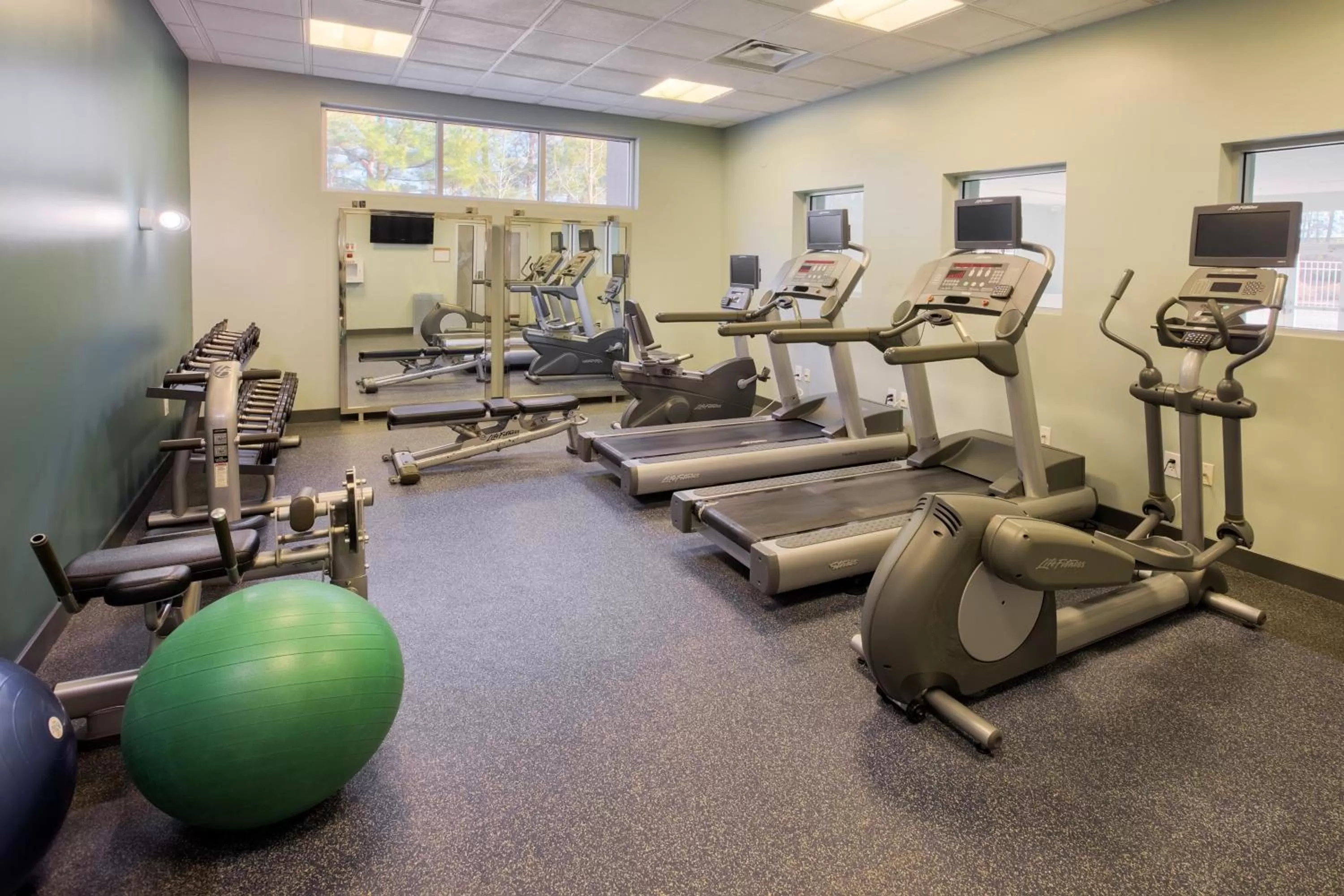 Fitness centre/facilities in Four Points by Sheraton Raleigh Durham Airport