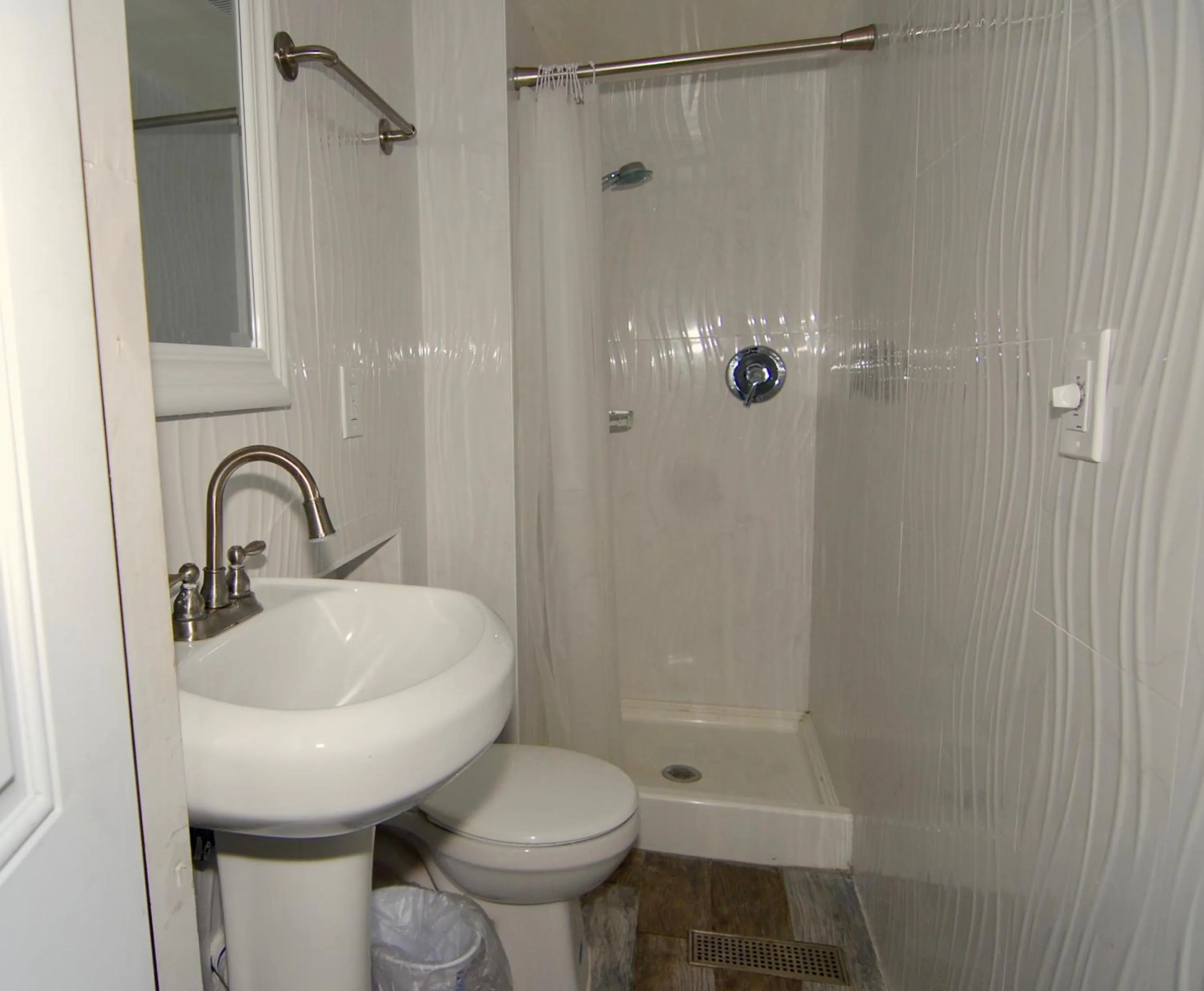 Bathroom in Sheridan Hostel