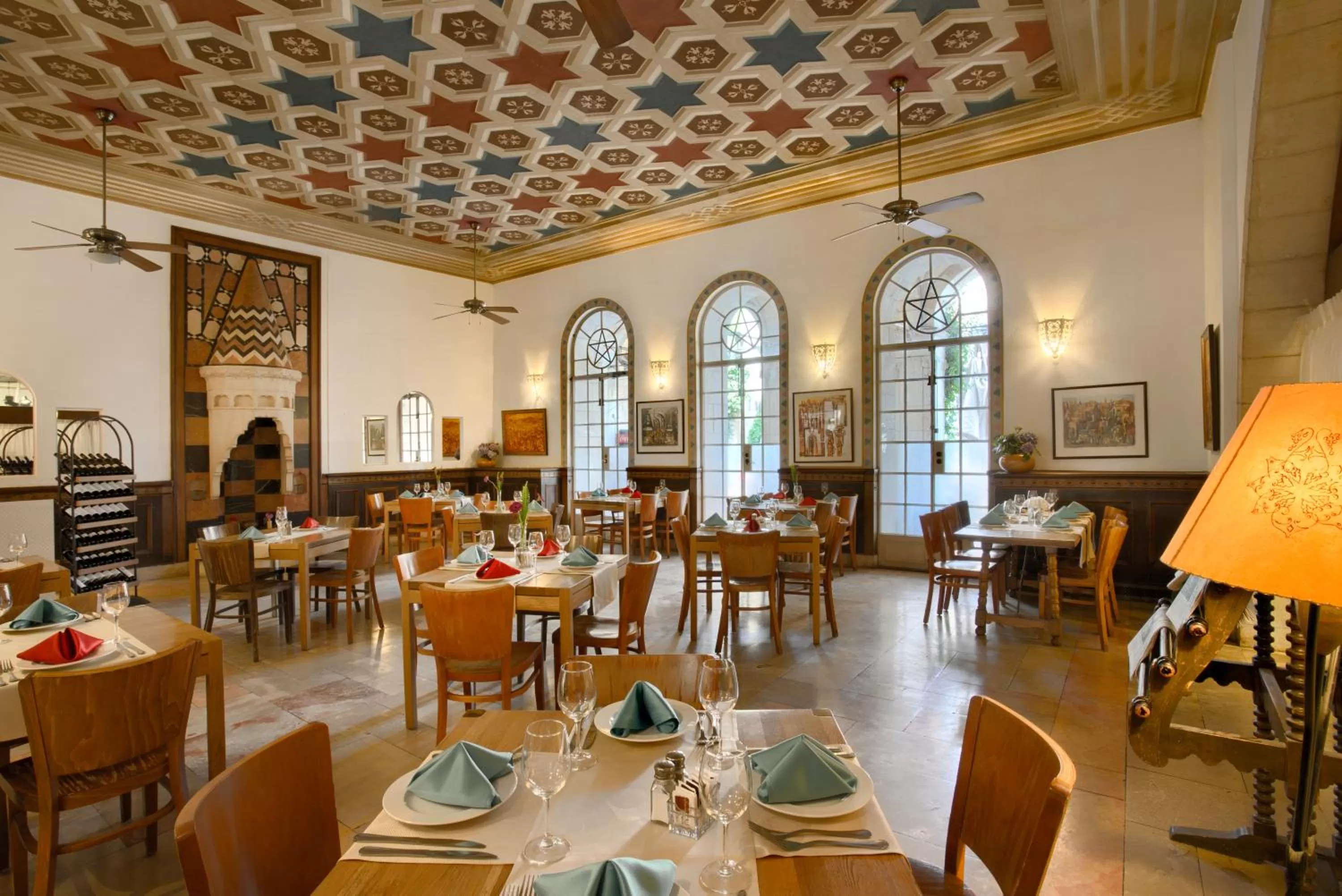 Restaurant/places to eat in YMCA Three Arches Hotel