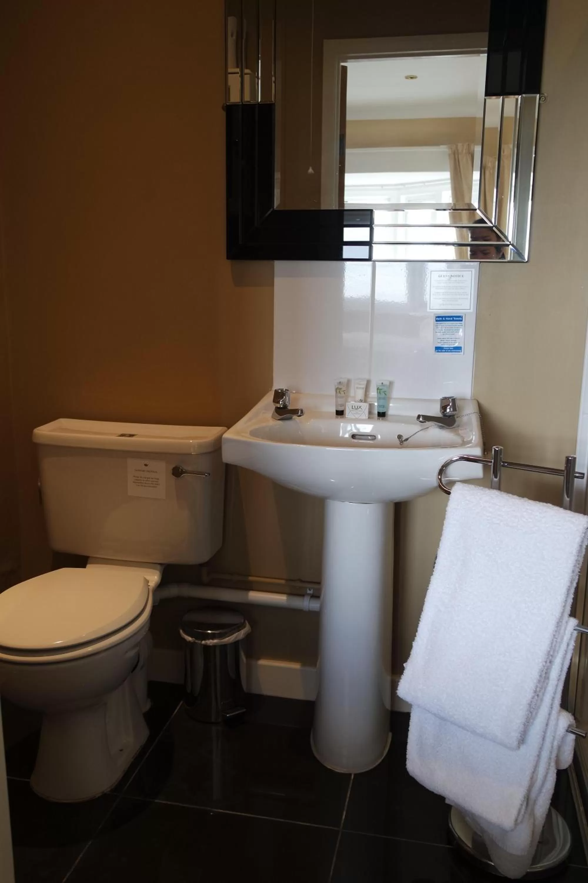 Bathroom in Gable End Hotel