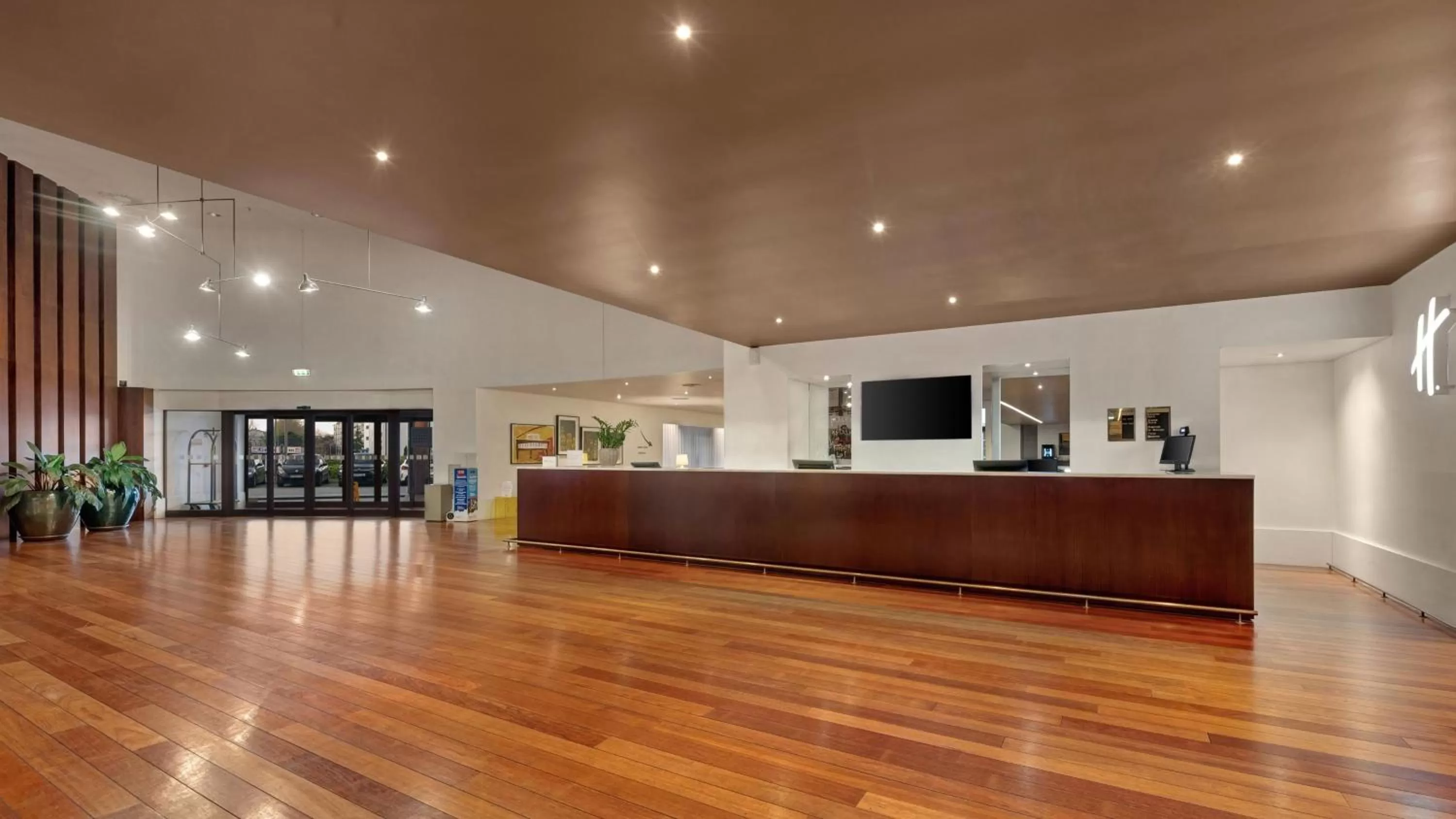 Property building in Holiday Inn Porto Gaia by IHG