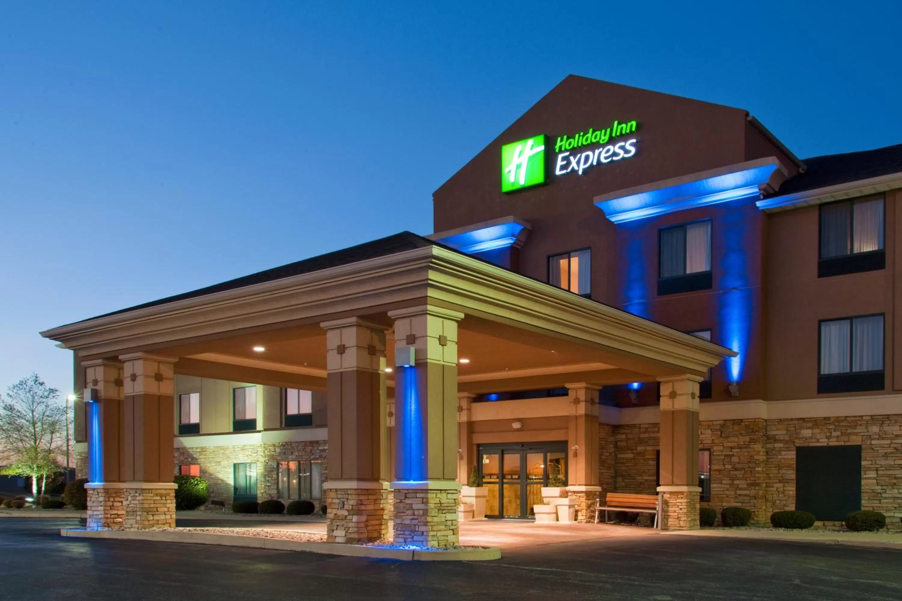 Property building in Holiday Inn Express Gas City by IHG