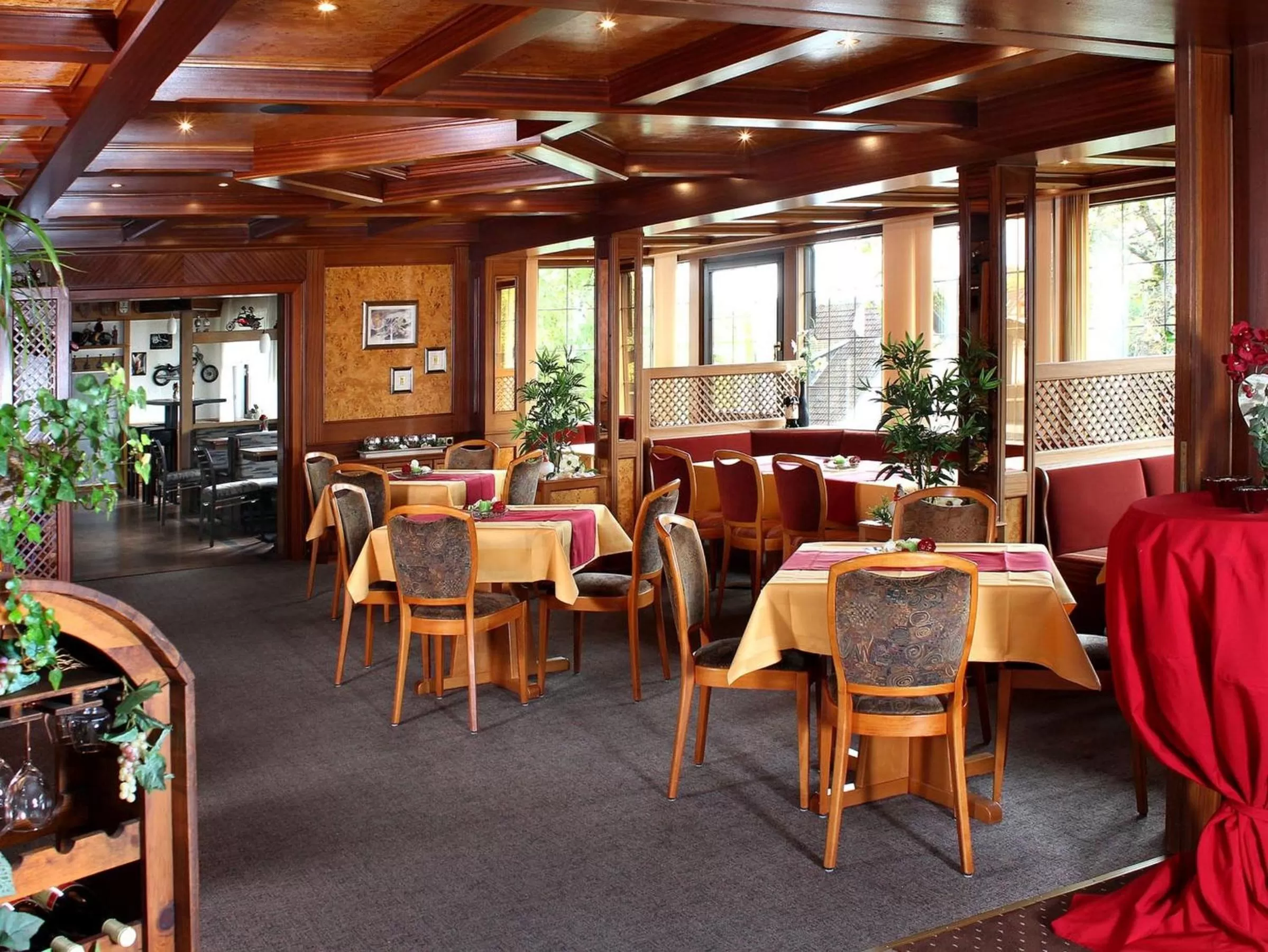 Restaurant/Places to Eat in Gasthof "Zum Burghof"