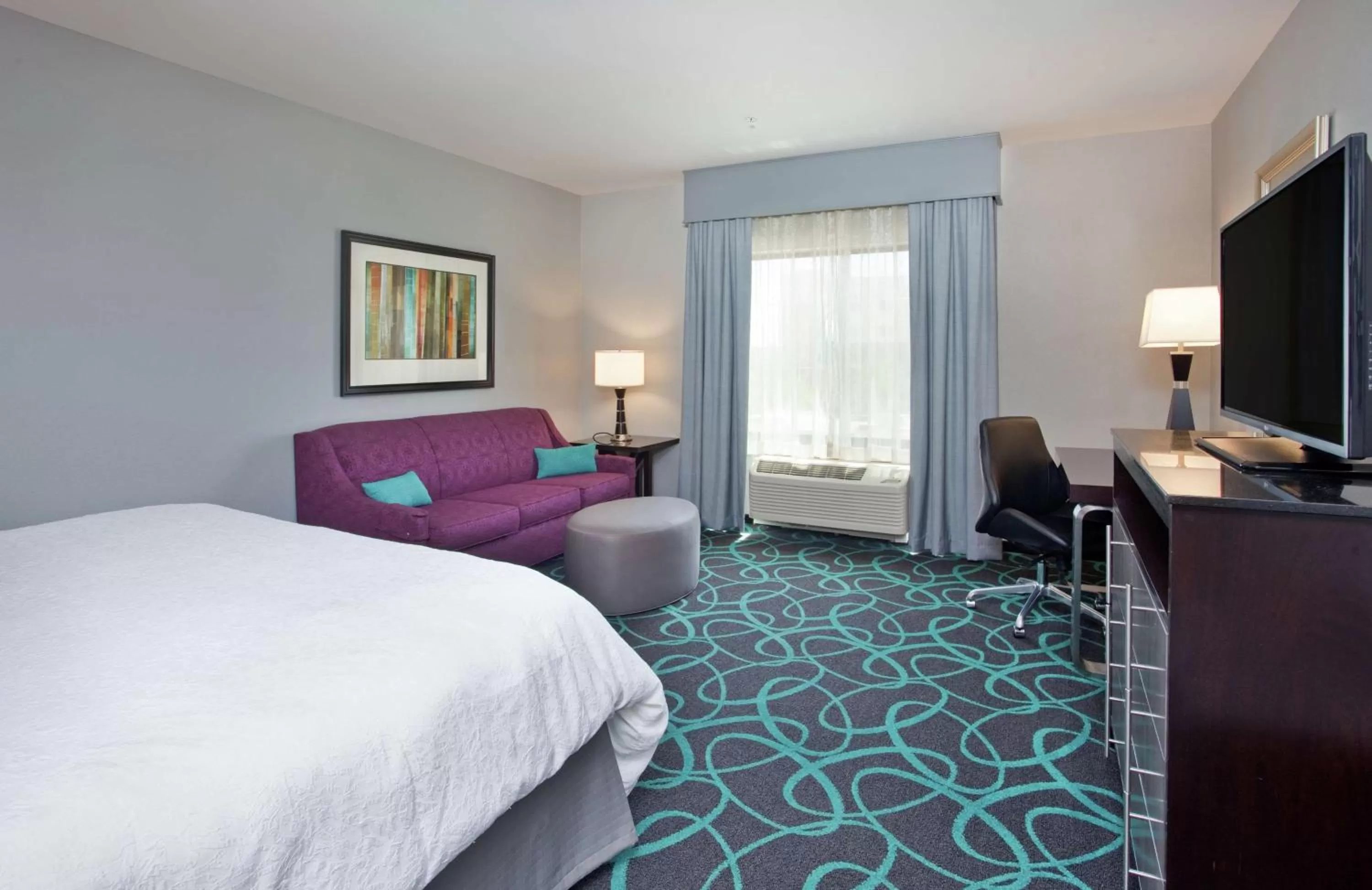 Bedroom, Bed in Hampton Inn Kearney