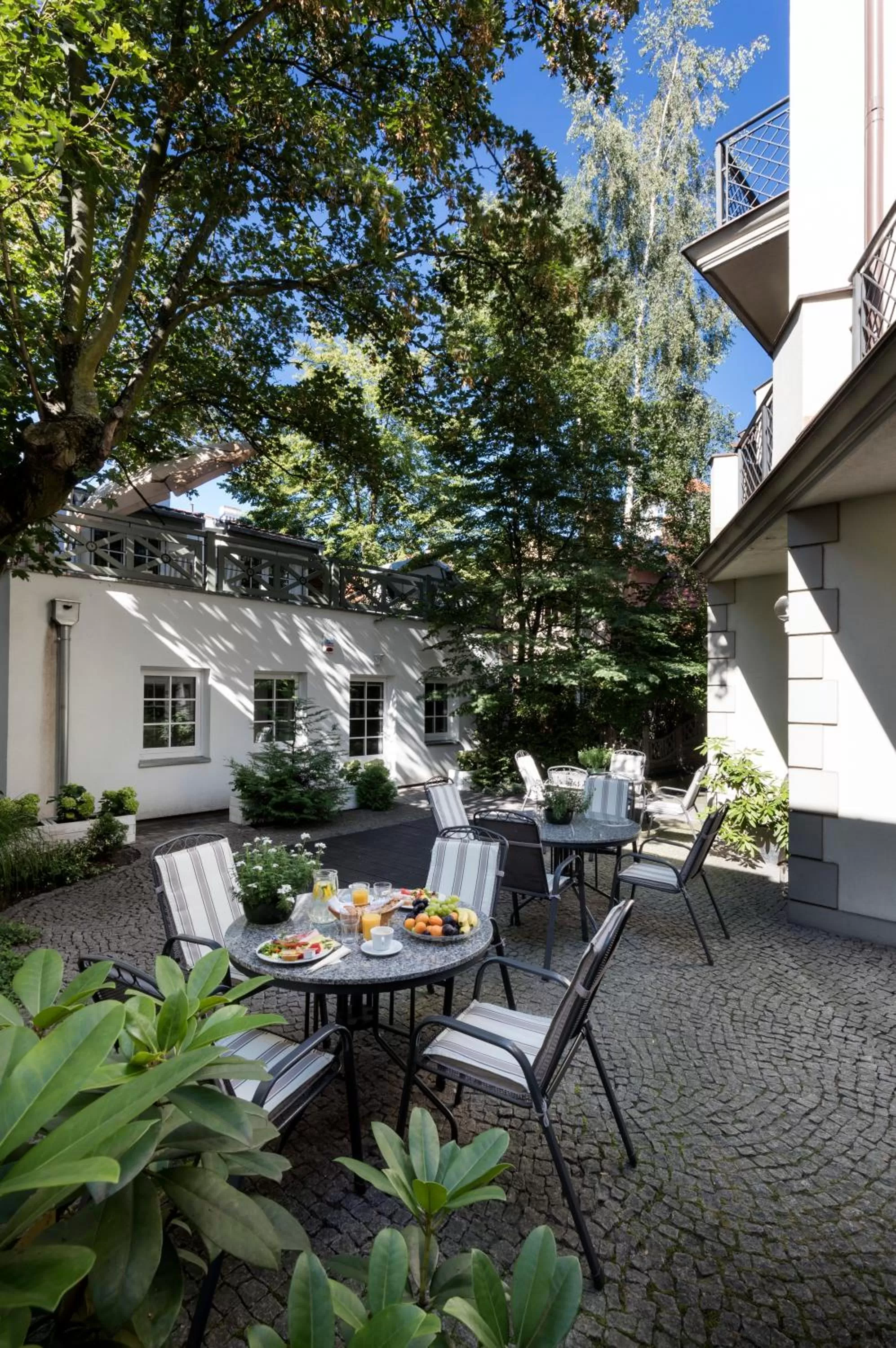 Property building in Willa Marea