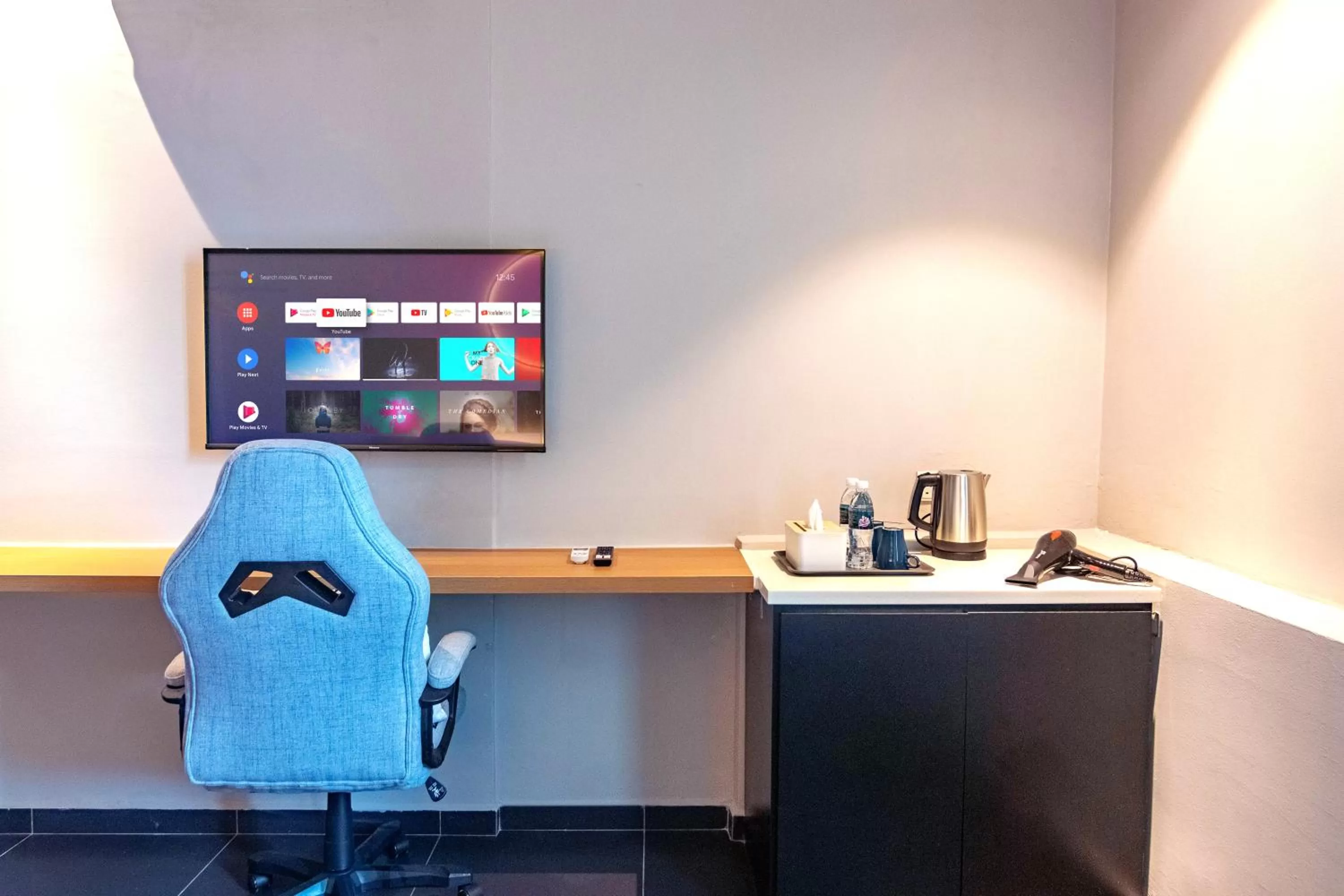 TV and multimedia in Ink Hotel by ALV