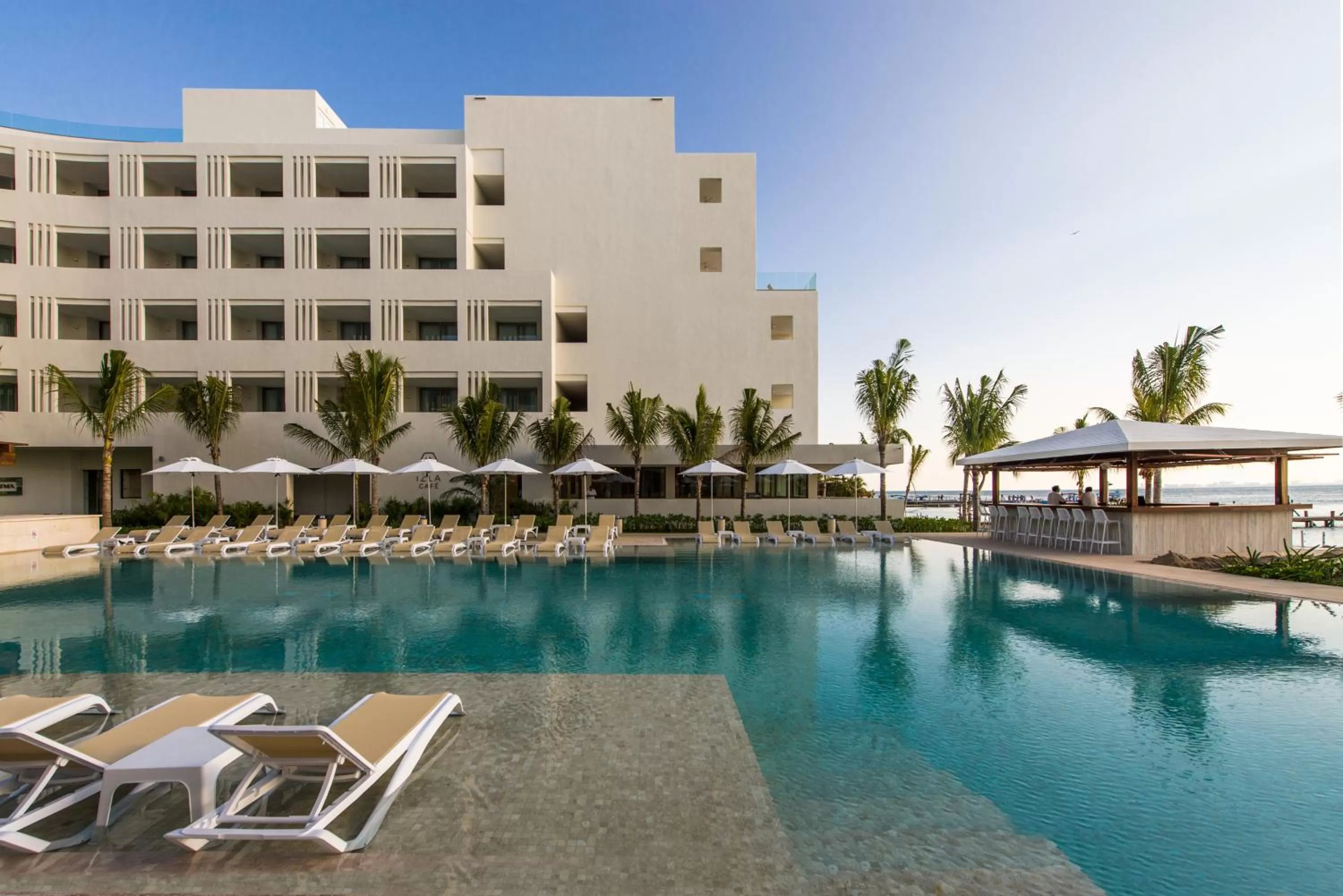 Swimming pool in Izla Beach Front Hotel