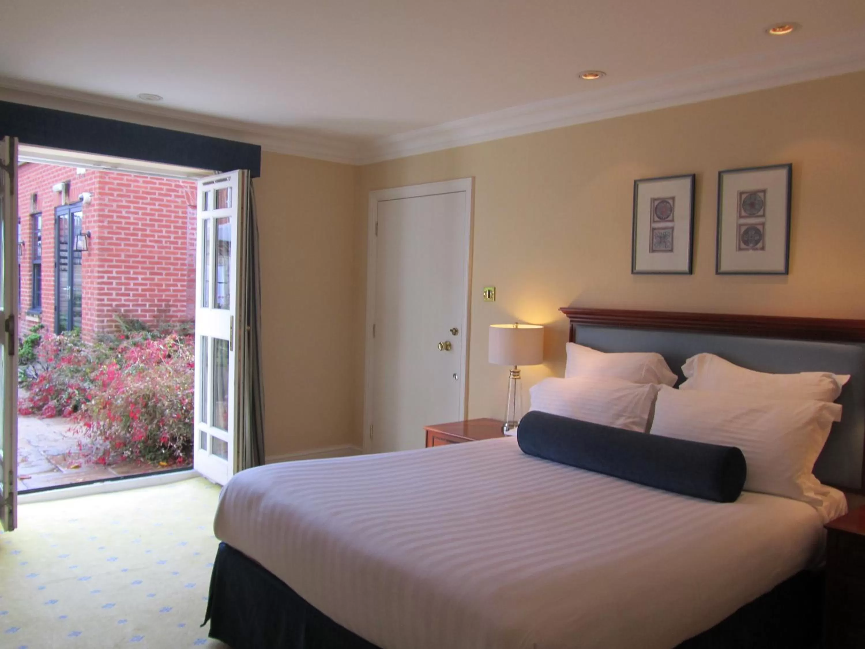 Bed in Manor Hotel Solihull, BW Signature Collection