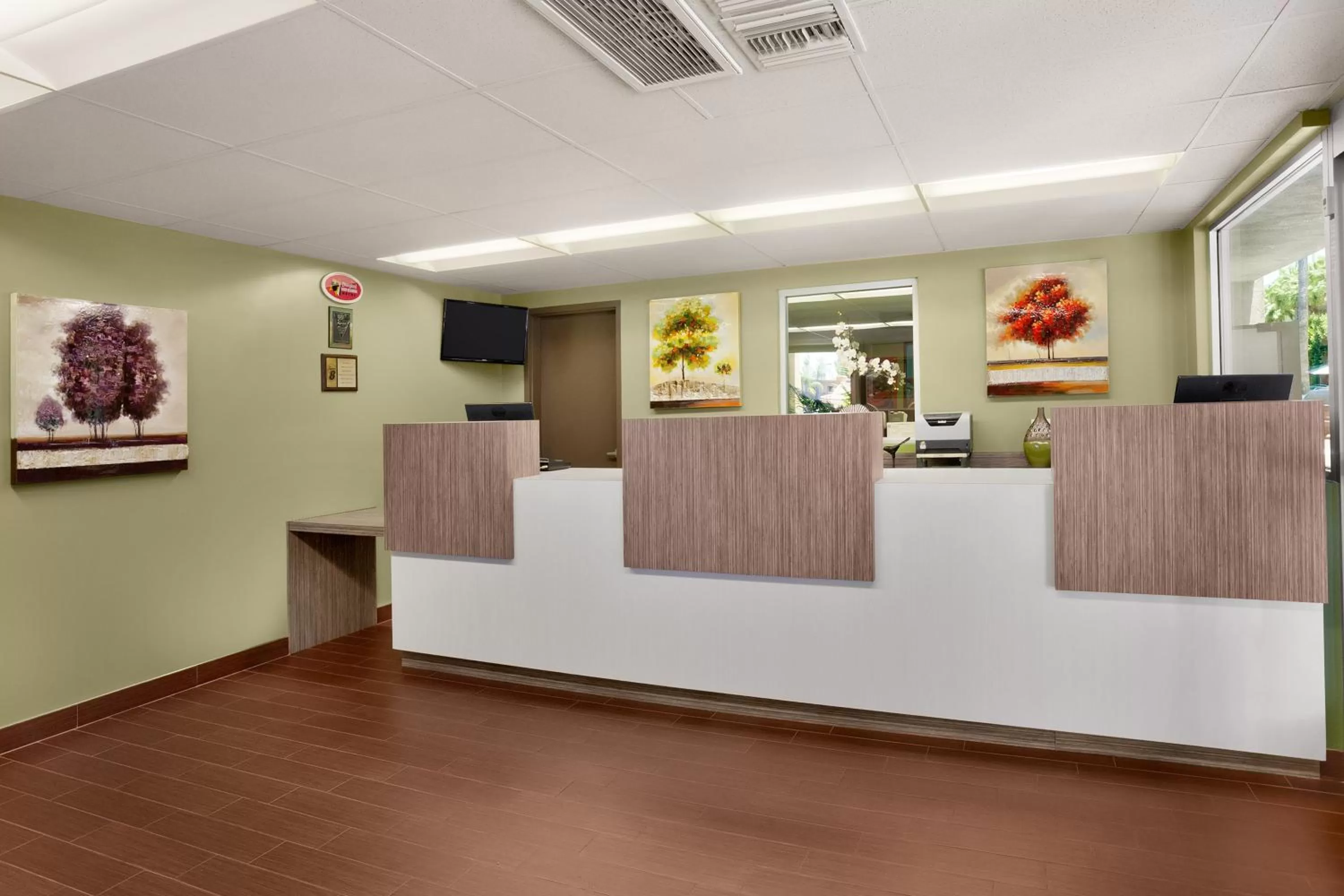 Lobby or reception in Kings Inn Anaheim at The Park & Convention Center