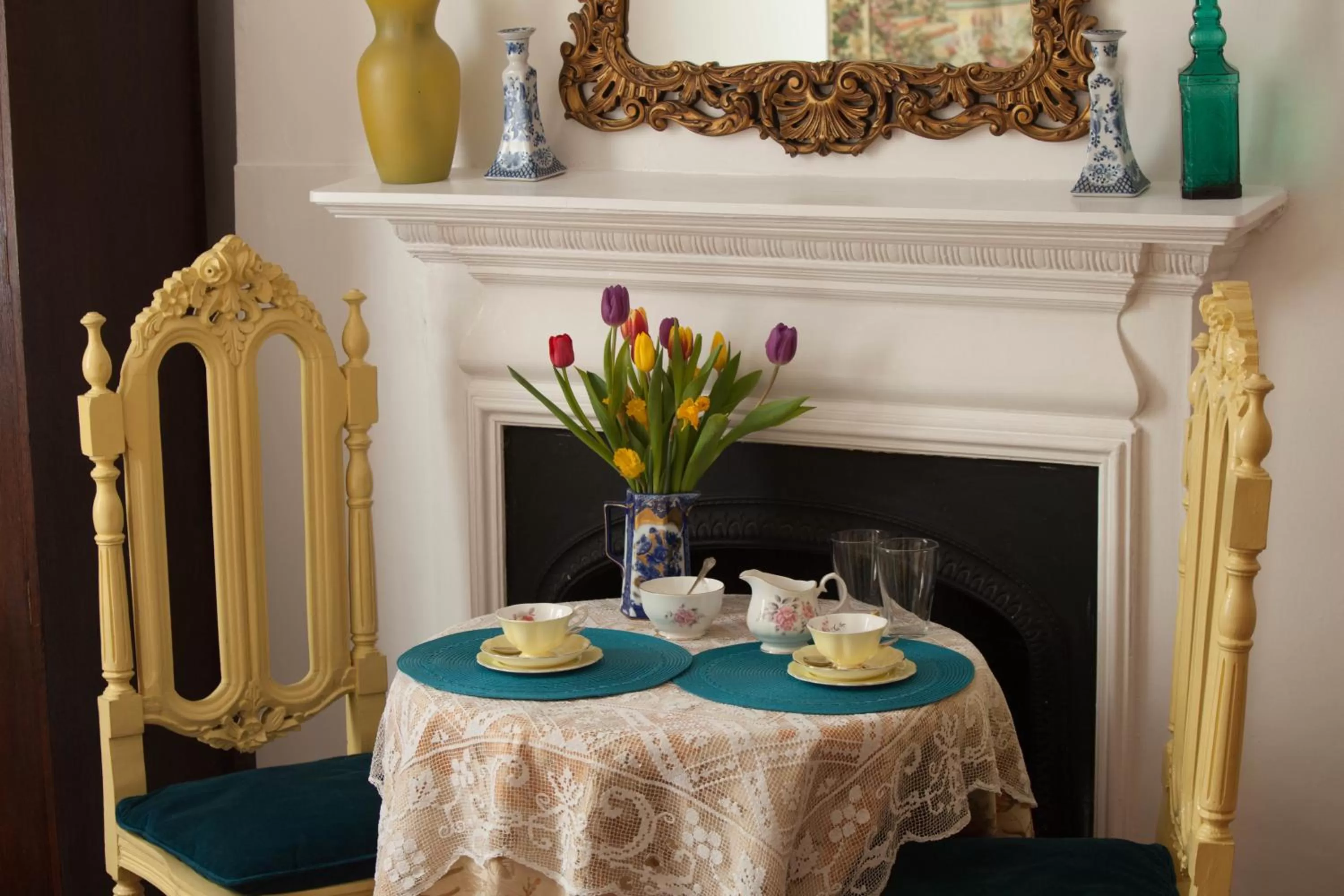 Dining area in Dawson Place, Juliette's Bed and Breakfast