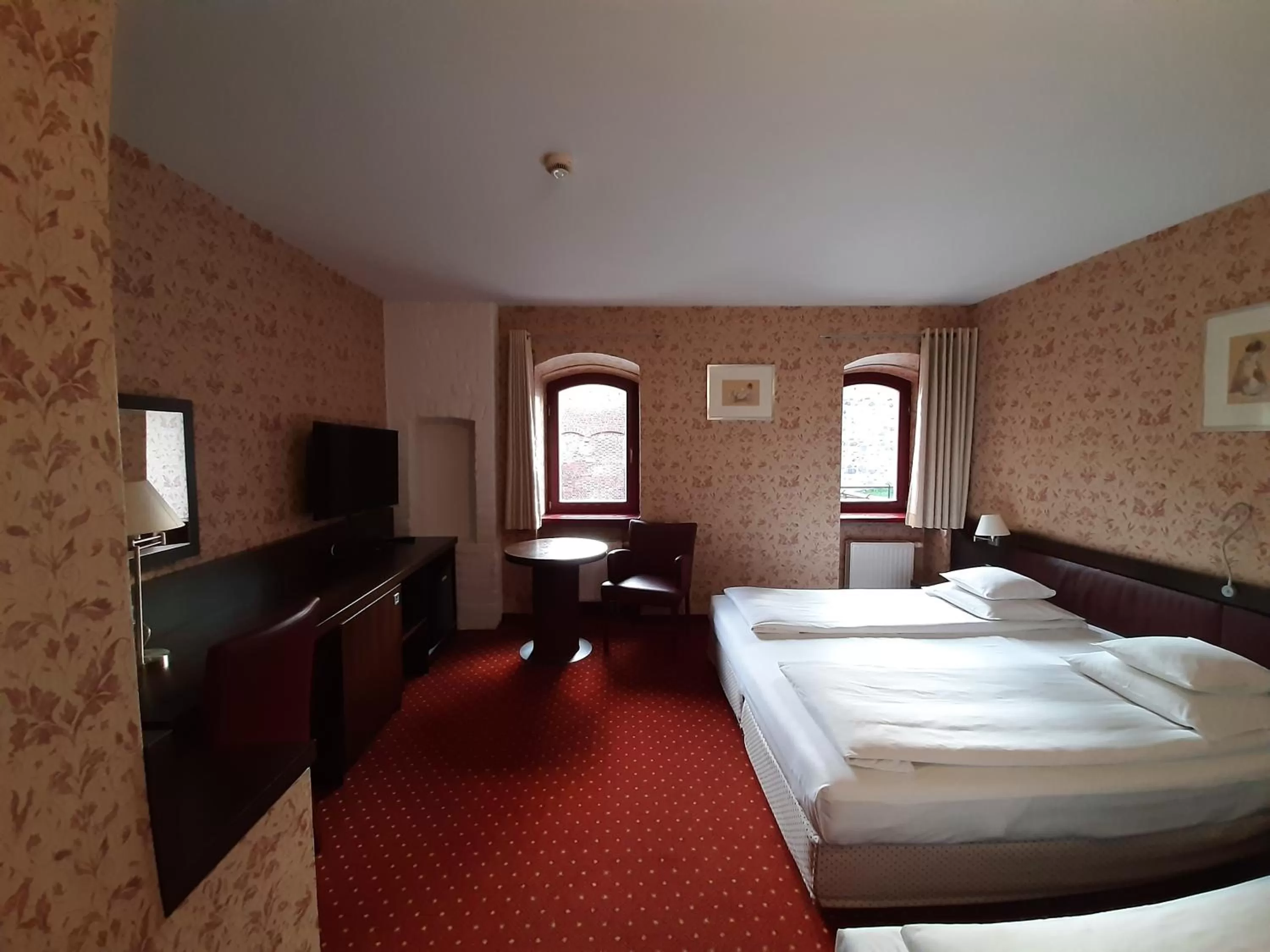 Photo of the whole room, Bed in Hotel 1231