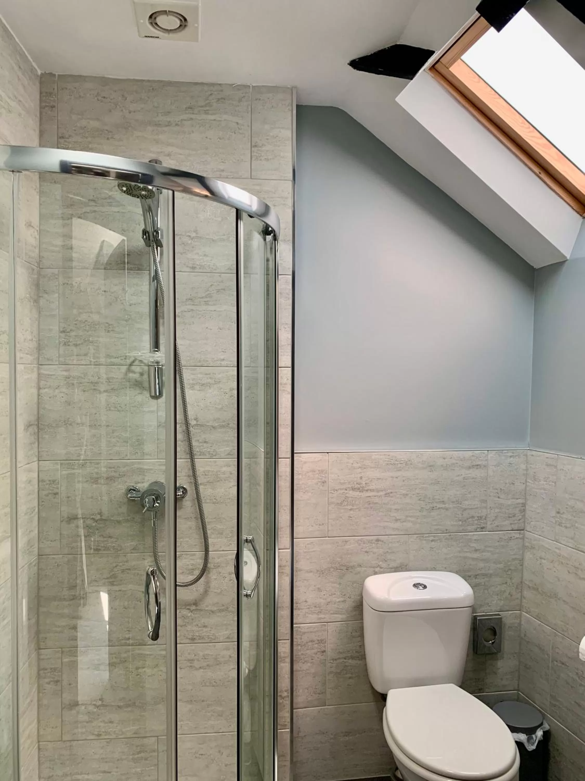 Bathroom in The Beacons Guest House