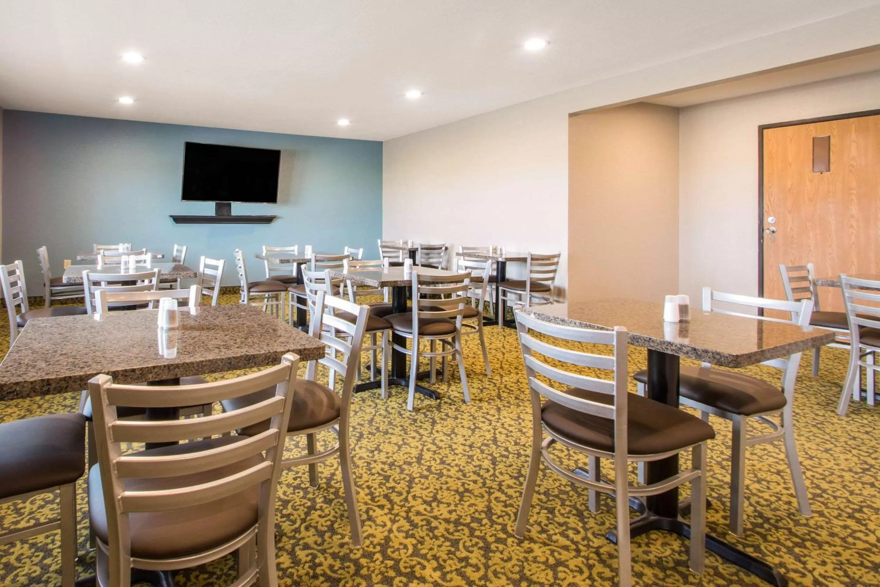 Restaurant/places to eat in Quality Inn Madison West Near University Area