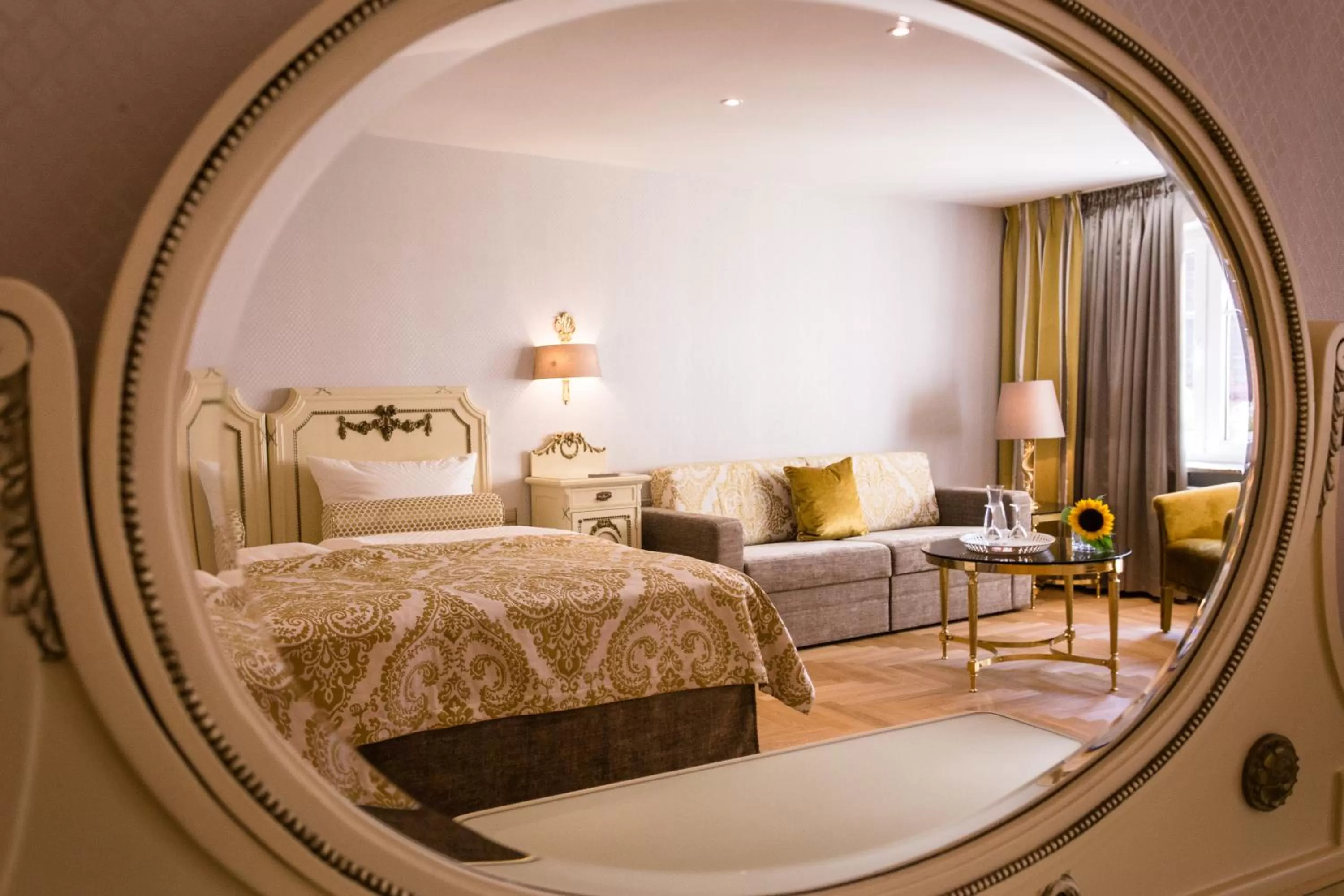 Photo of the whole room, Bed in Romantik Hotel Markusturm