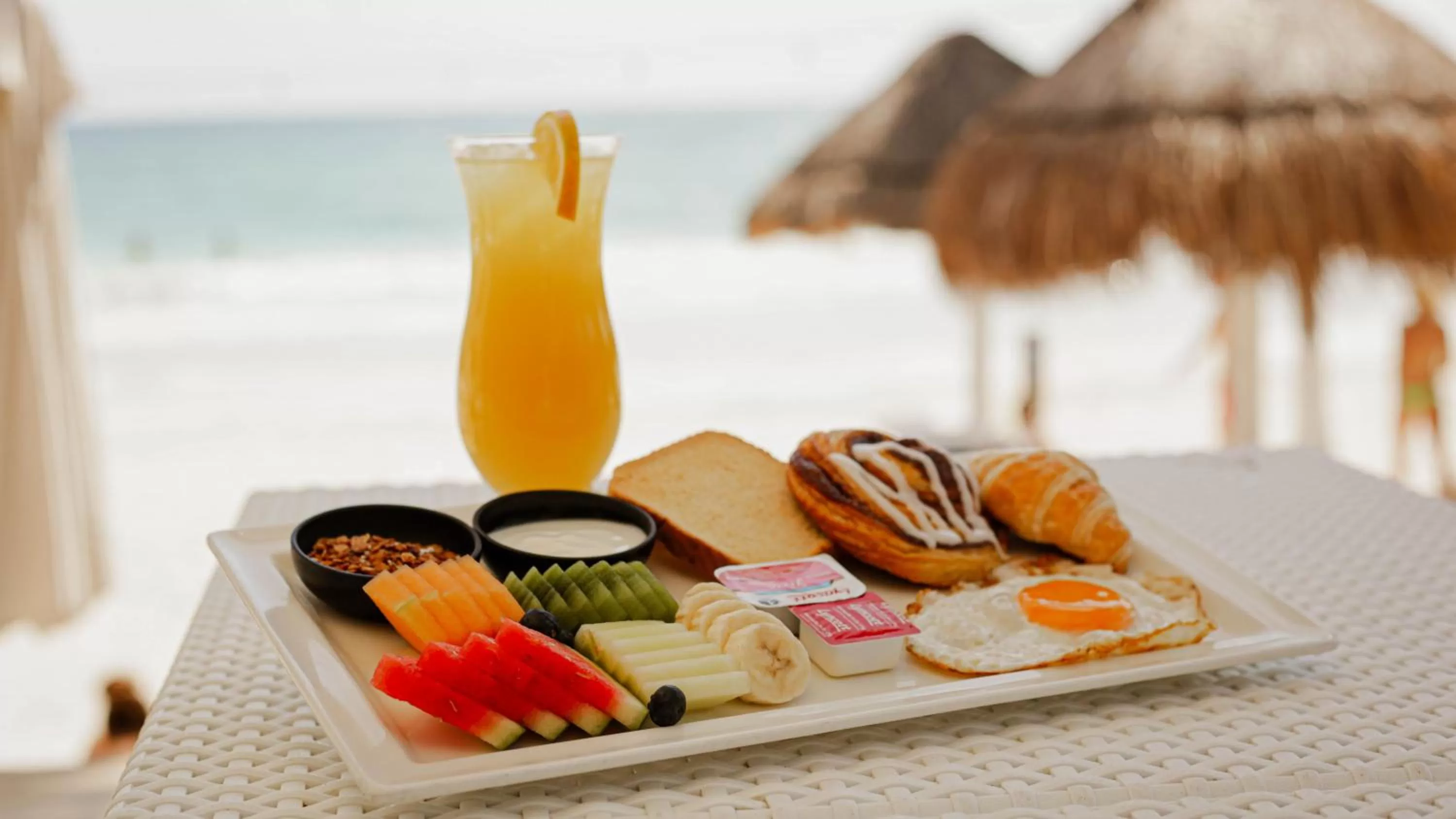 Restaurant/places to eat in Villa Las Estrellas Tulum - located at the party zone