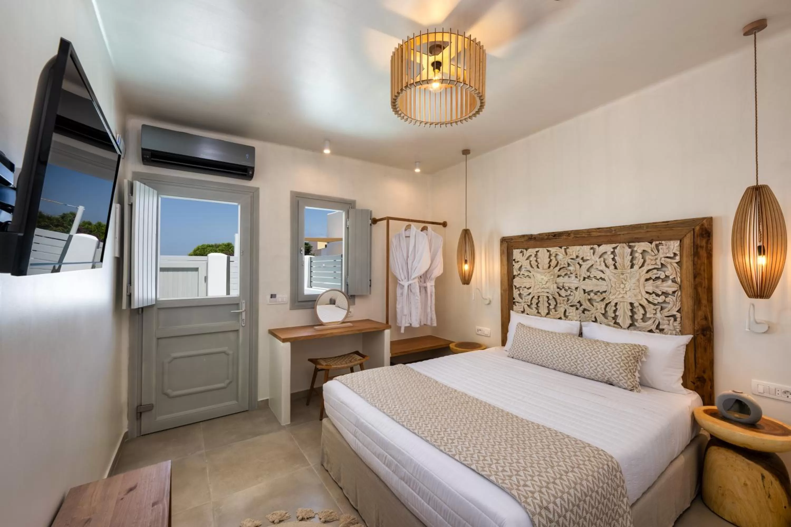 Bedroom, Bed in Hill Suites