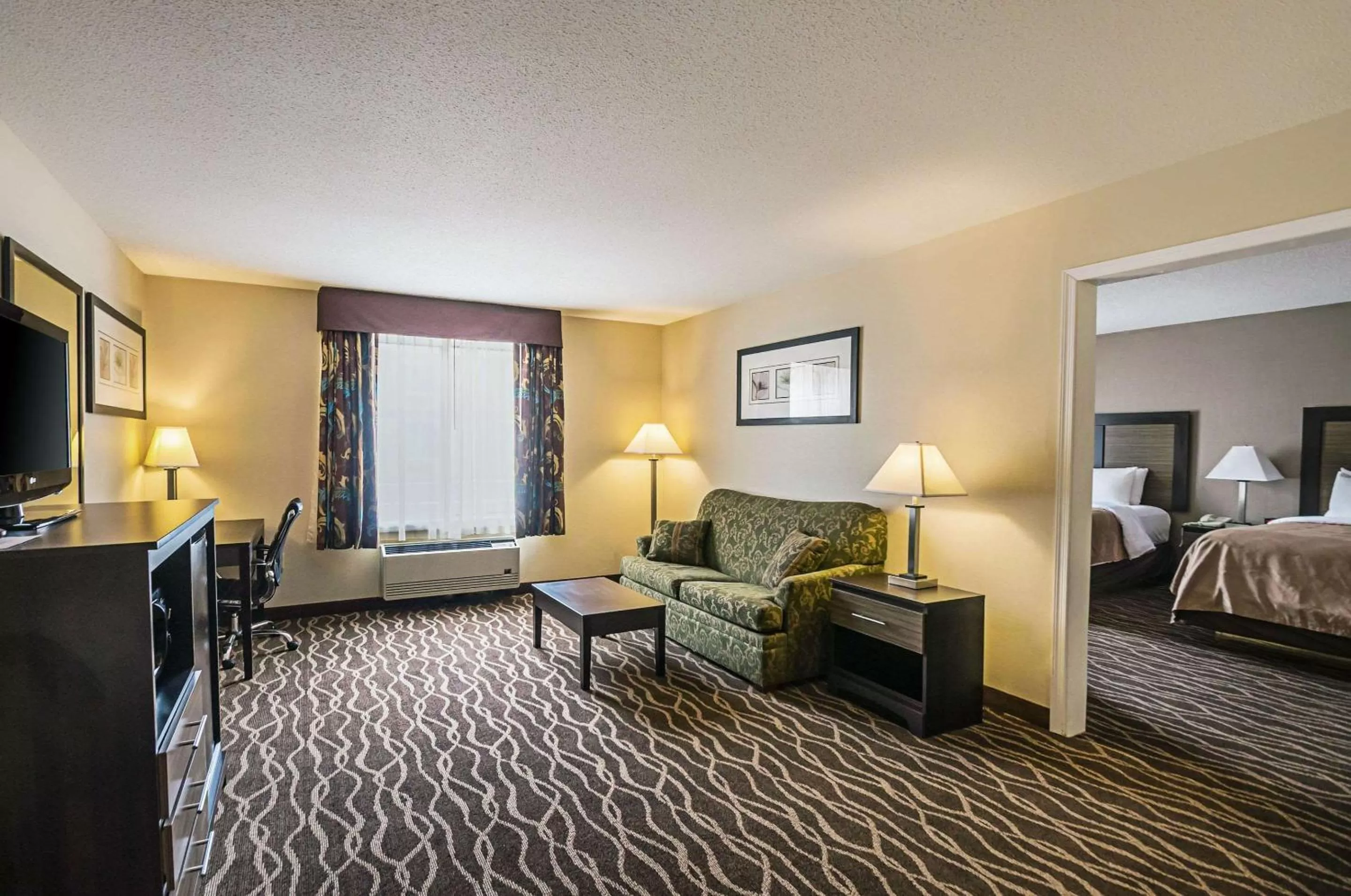 Bedroom, Bed in Quality Inn & Suites Frostburg-Cumberland