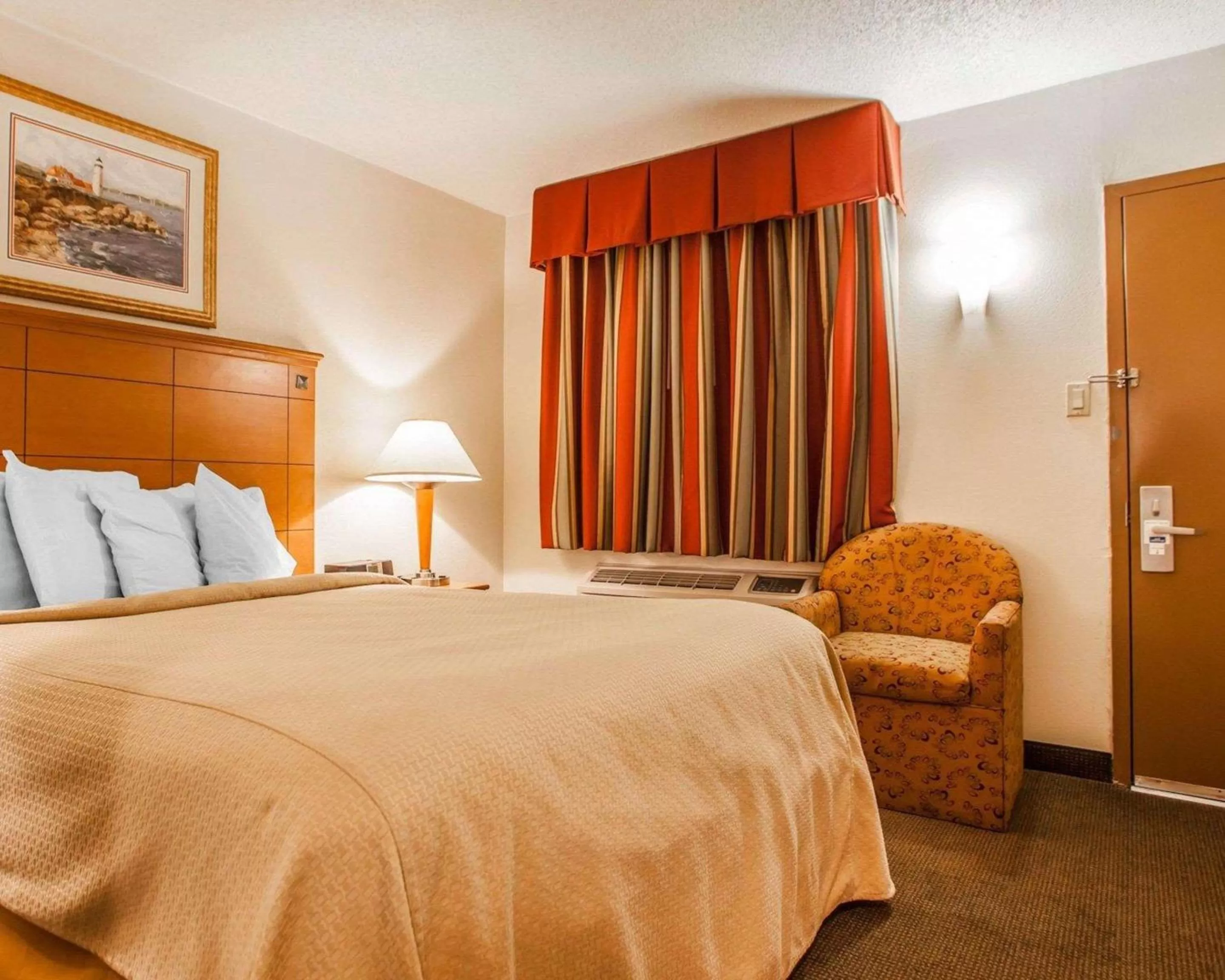 Photo of the whole room, Bed in Rodeway Inn Point Pleasant Beach