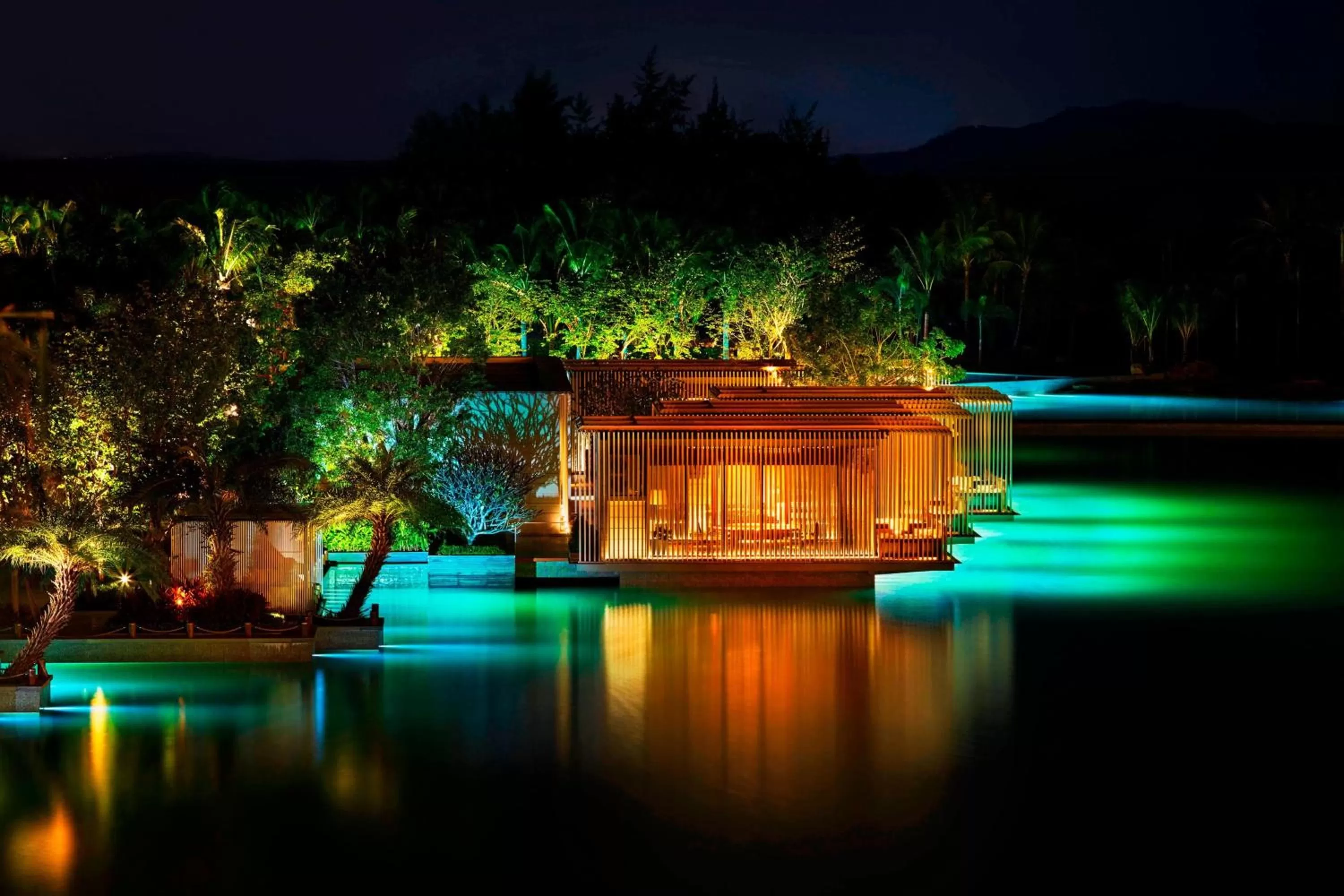 Restaurant/places to eat, Swimming Pool in The Sanya EDITION