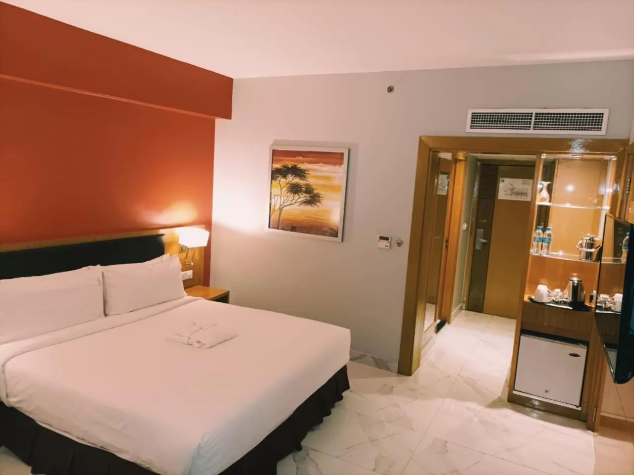 Photo of the whole room in Holiday Inn Dar Es Salaam by IHG