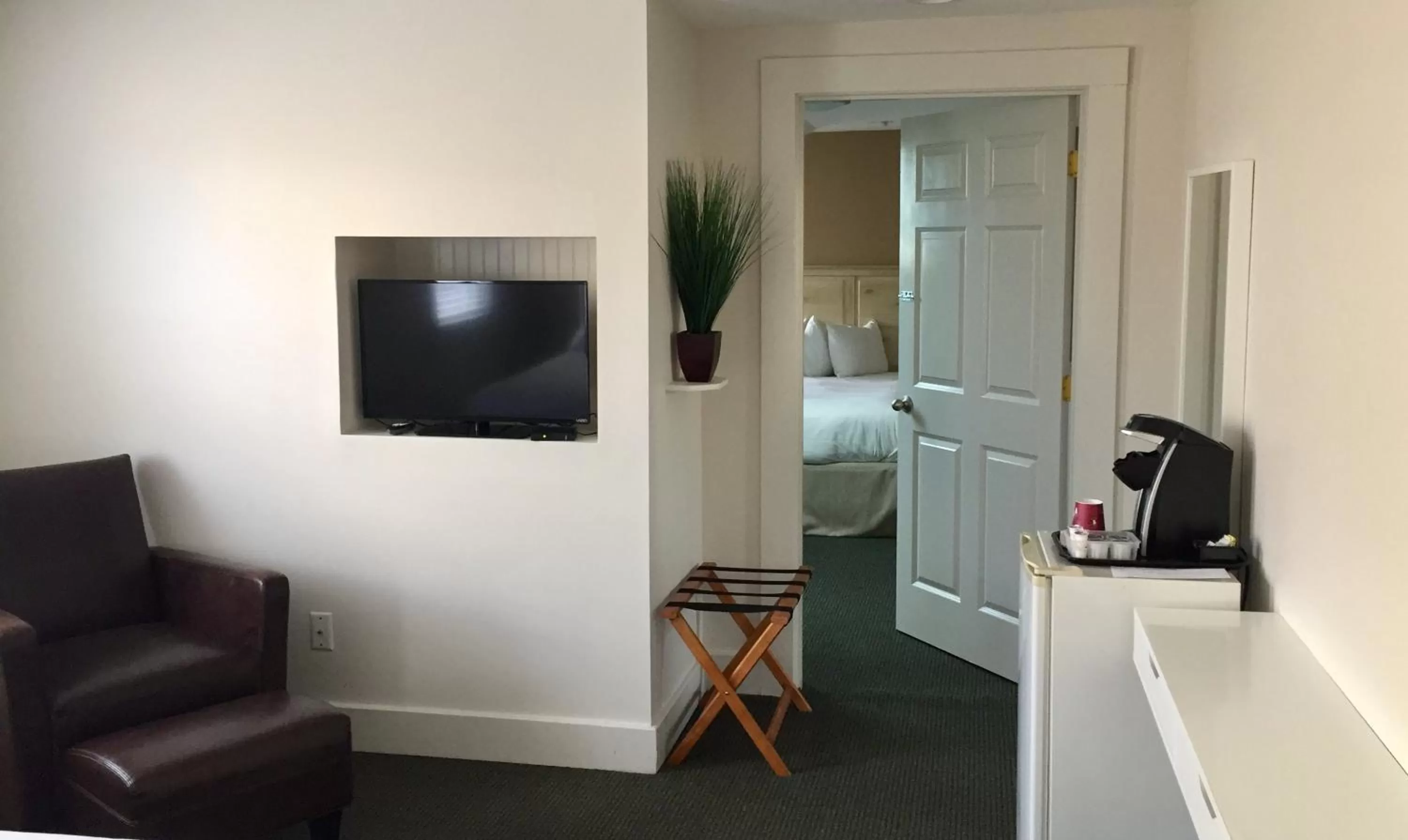 Bedroom, TV/Entertainment Center in Pilgrim House