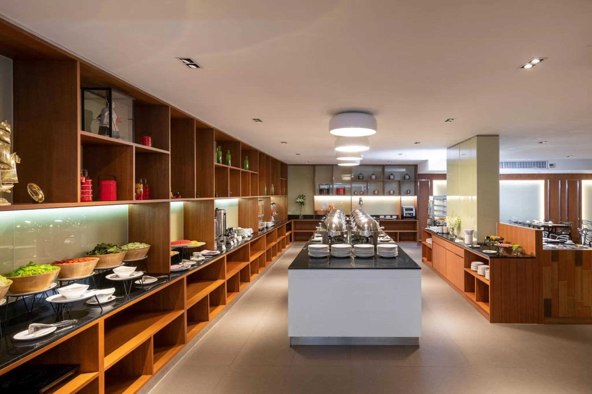 Restaurant/places to eat in S Ratchada Leisure Hotel