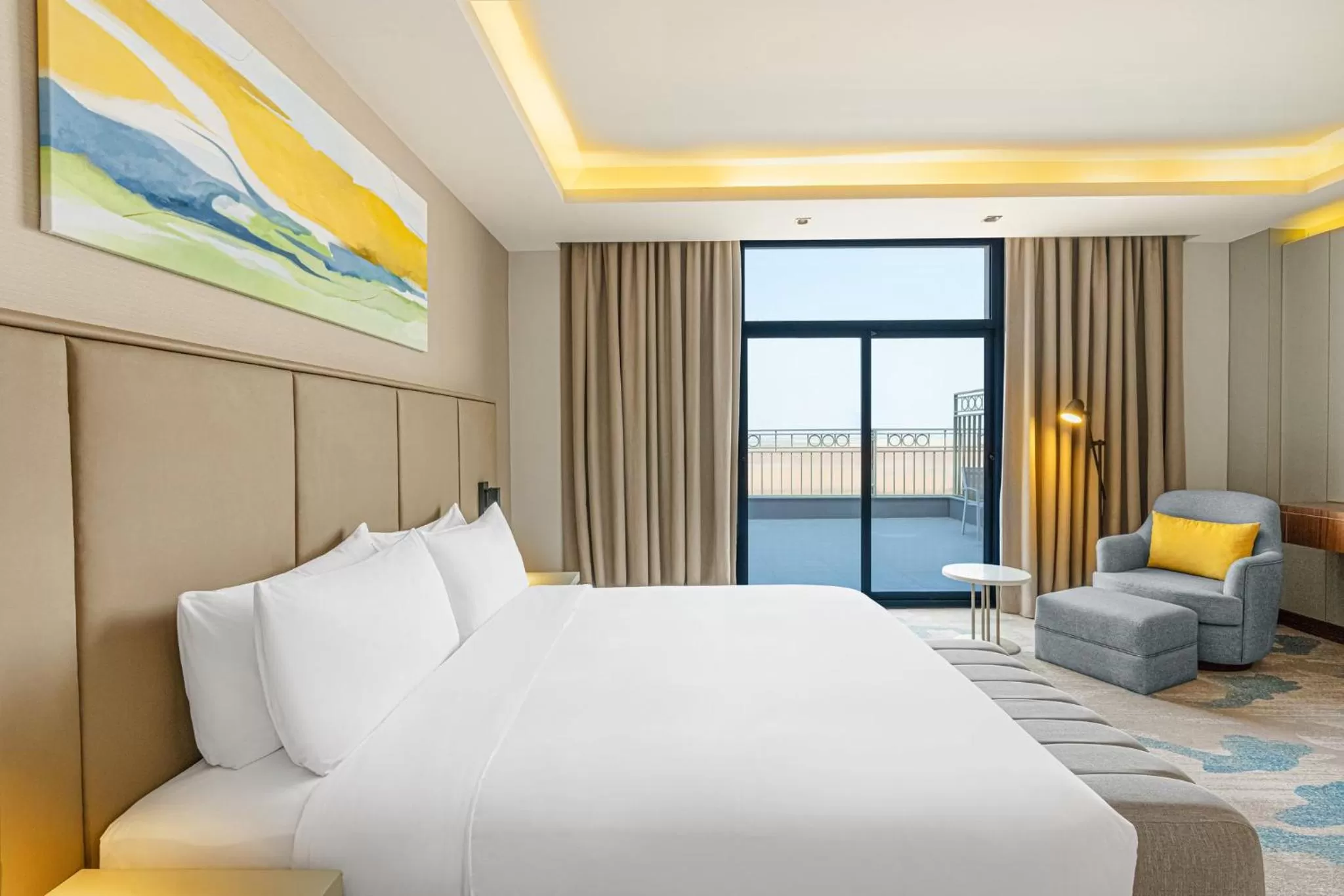 Photo of the whole room, Bed in Holiday Inn Riyadh The Business District by IHG