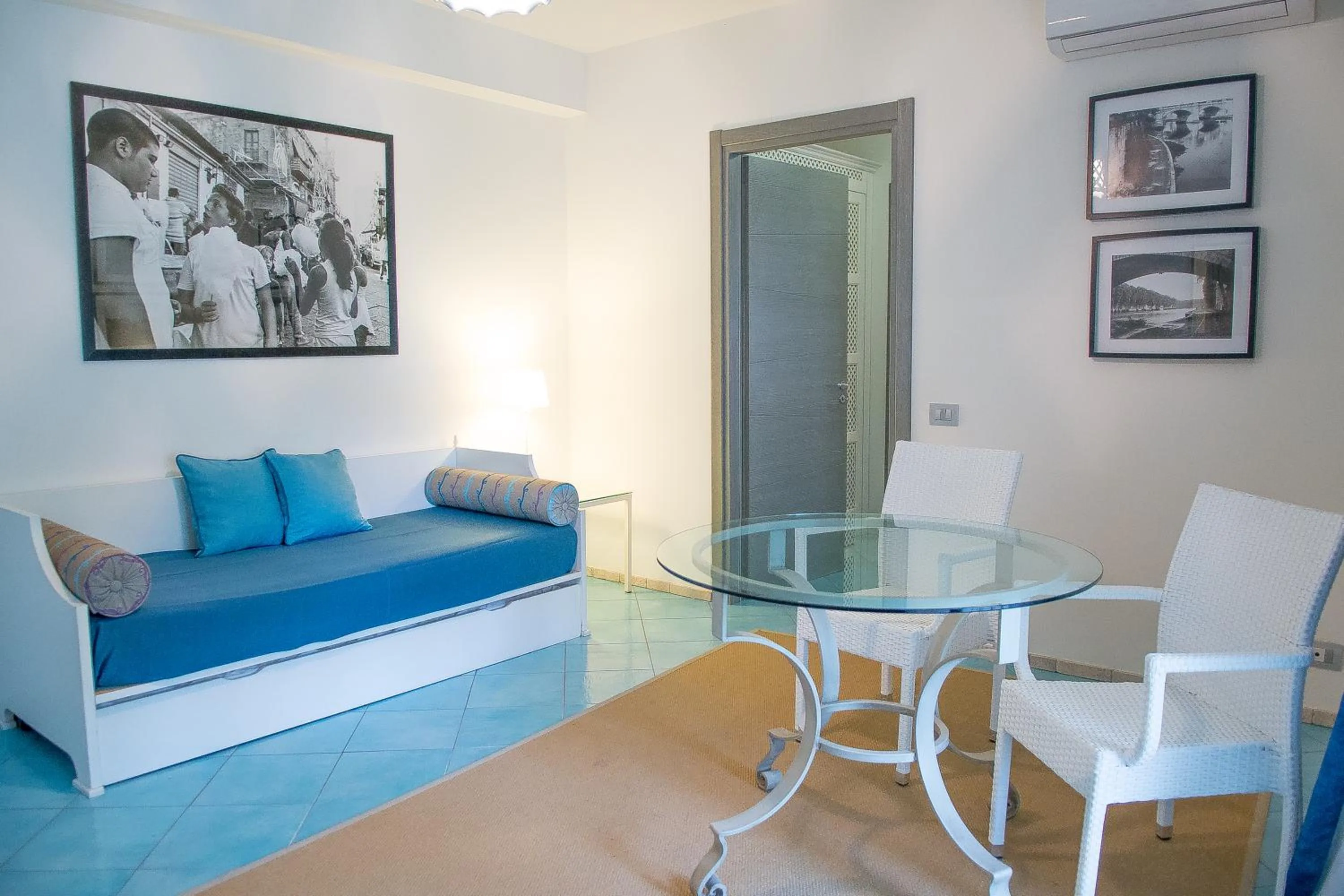 Living room in Hotel Cutimare - Aeolian Charme