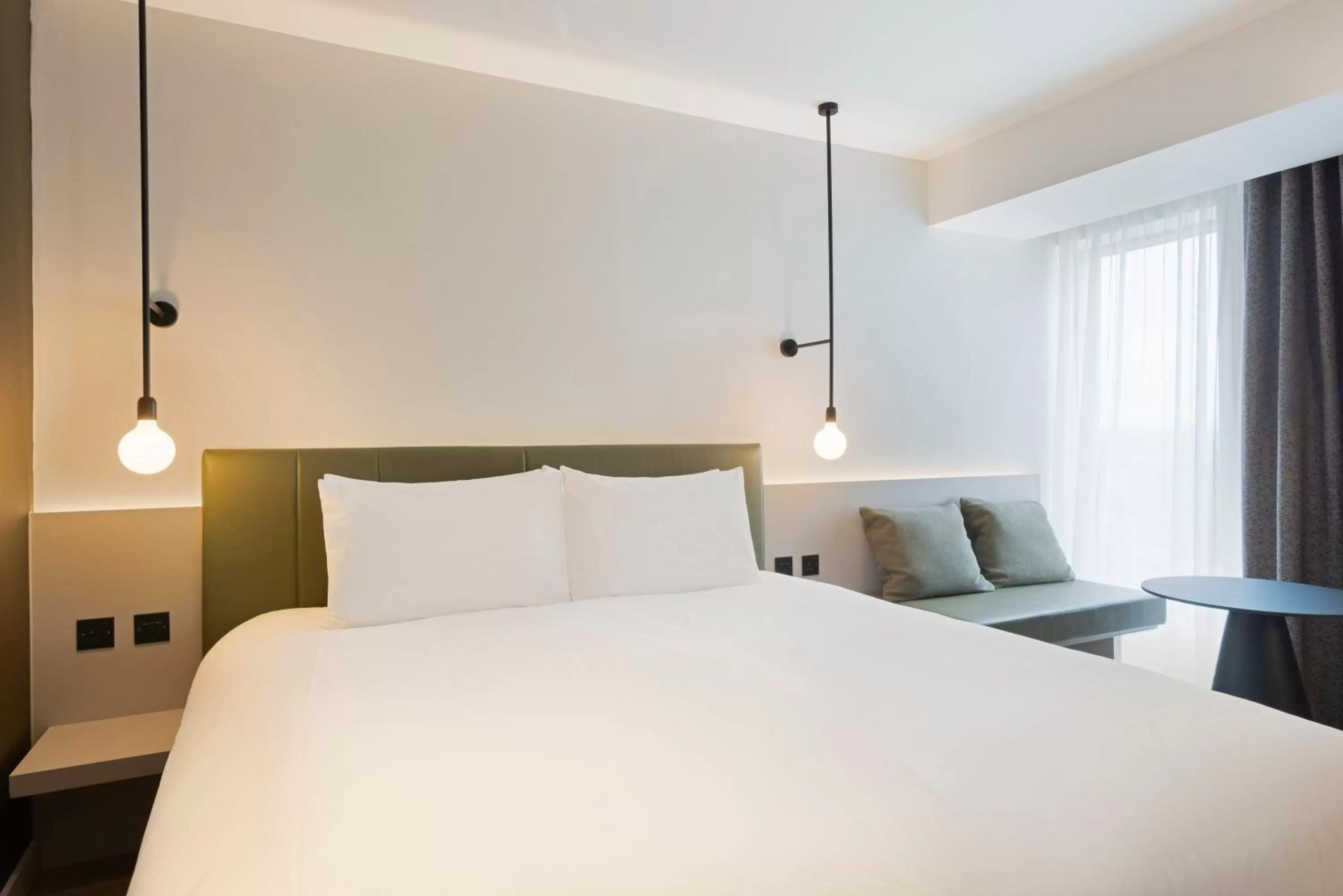 Bedroom, Bed in Leonardo Hotel Manchester Piccadilly