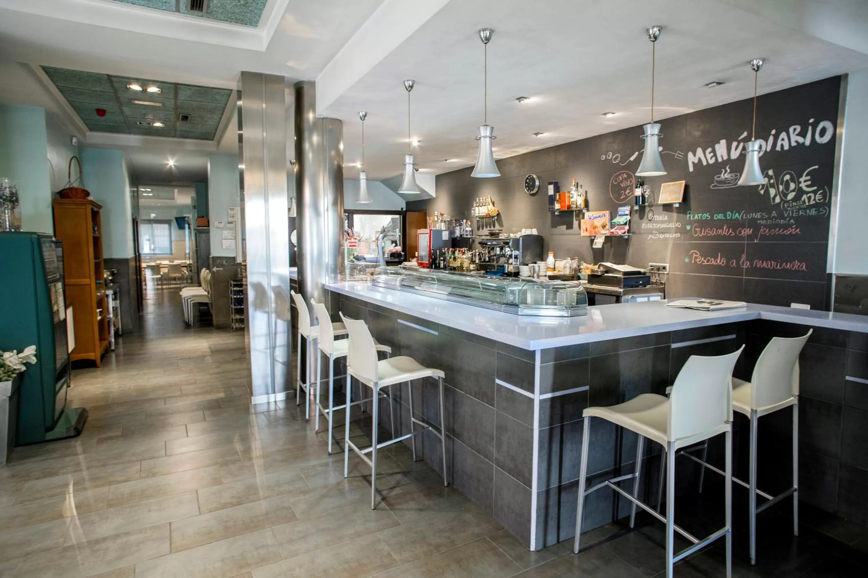 Restaurant/places to eat in Hotel Rostits