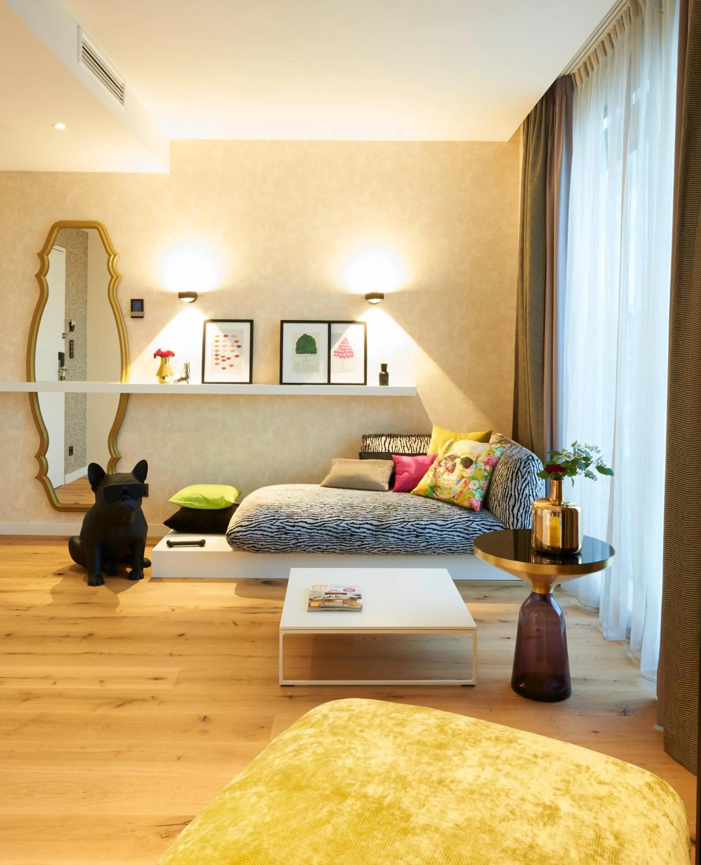 Decorative detail, Bed in Radisson Blu Hotel Köln